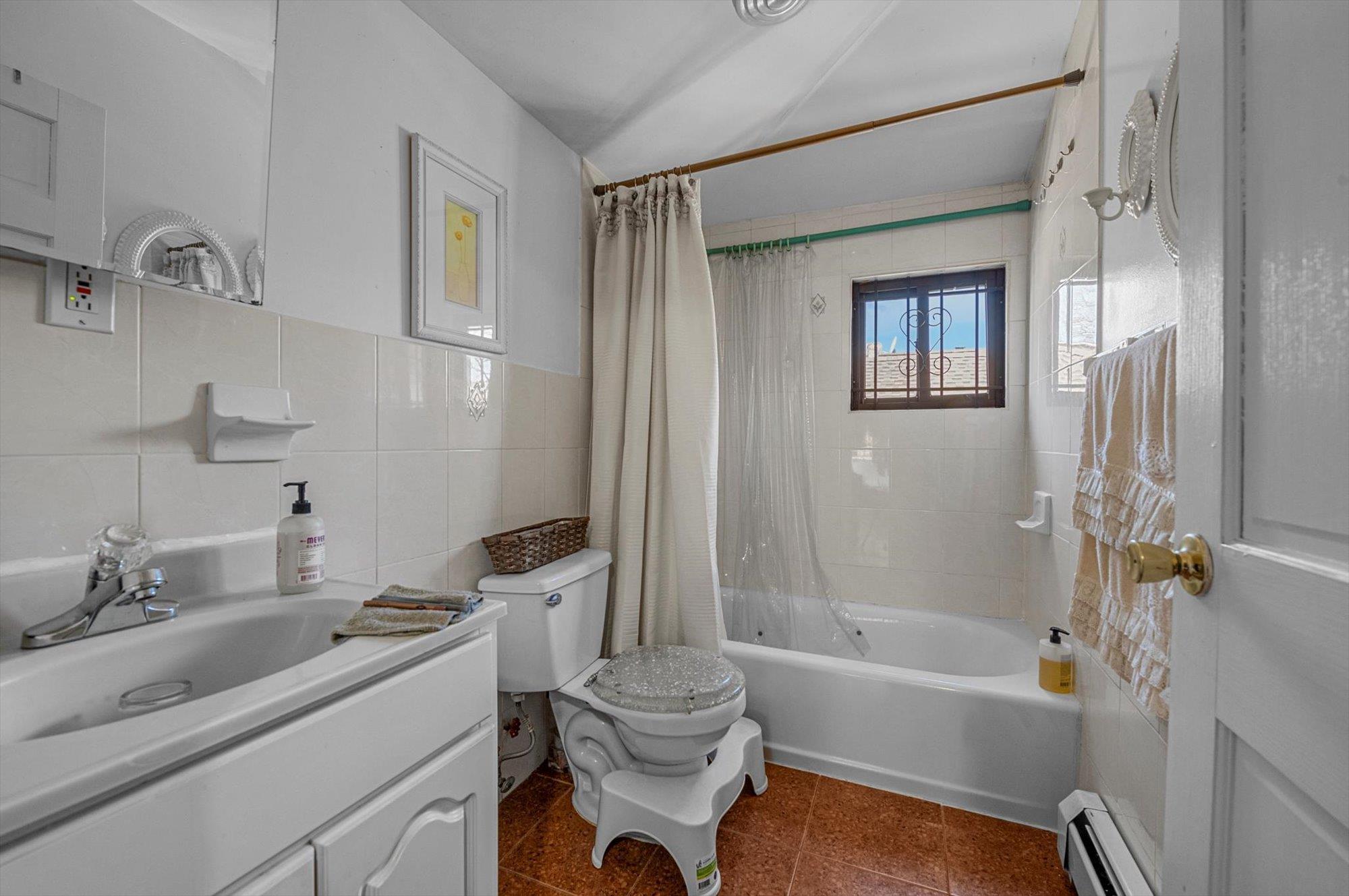 Single Family 94  Queens, NY 11369, MLS-834101-15