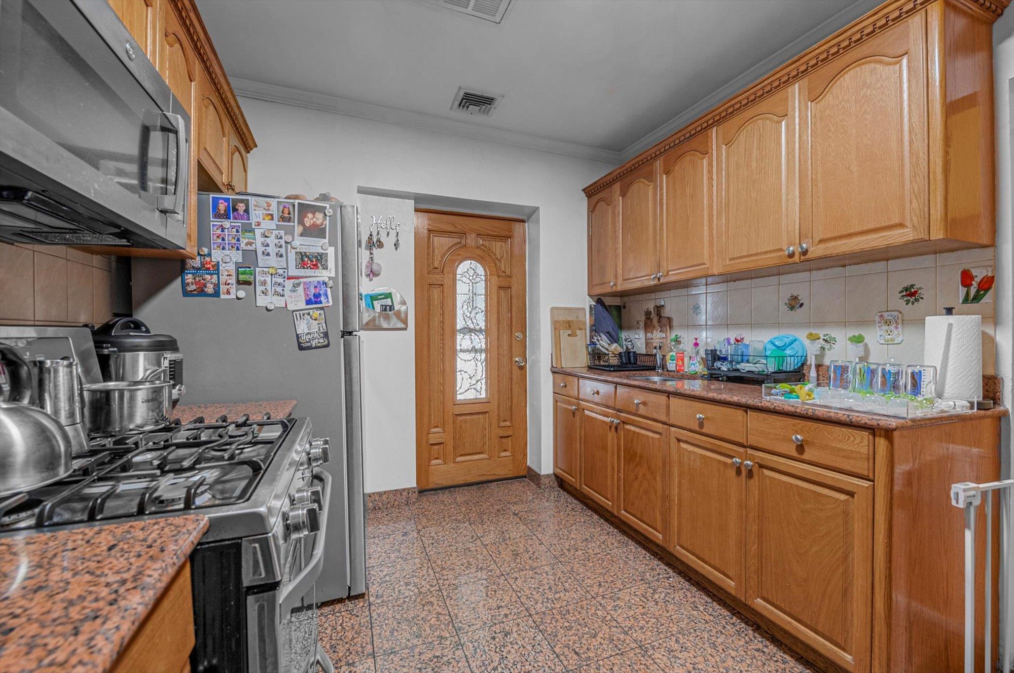 Single Family 94  Queens, NY 11369, MLS-834101-16