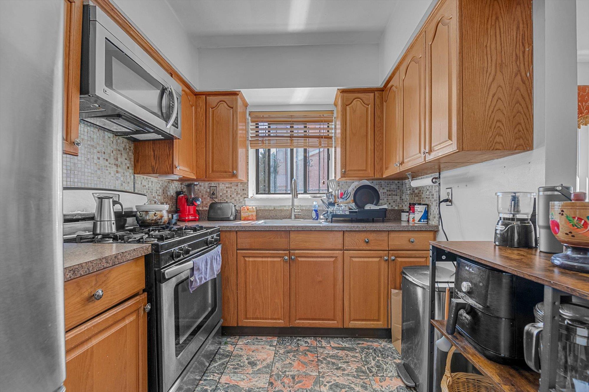 Single Family 94  Queens, NY 11369, MLS-834101-27