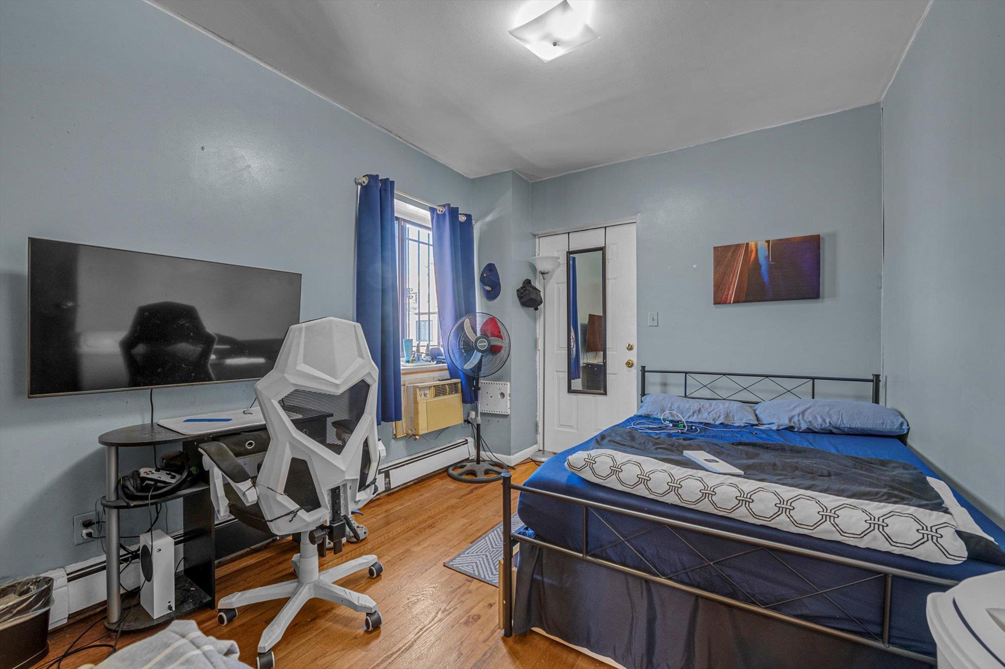 Single Family 94  Queens, NY 11369, MLS-834101-28