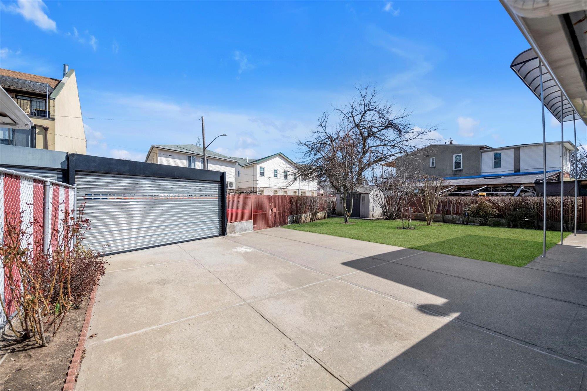 Single Family 94  Queens, NY 11369, MLS-834101-39