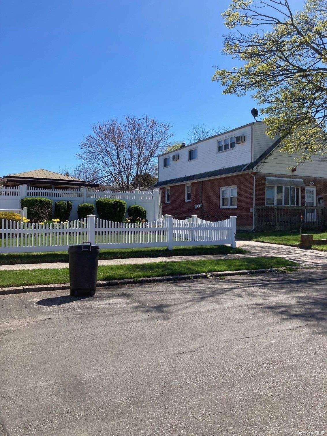 Single Family 7th  Suffolk County, NY 11757, MLS-834112-3