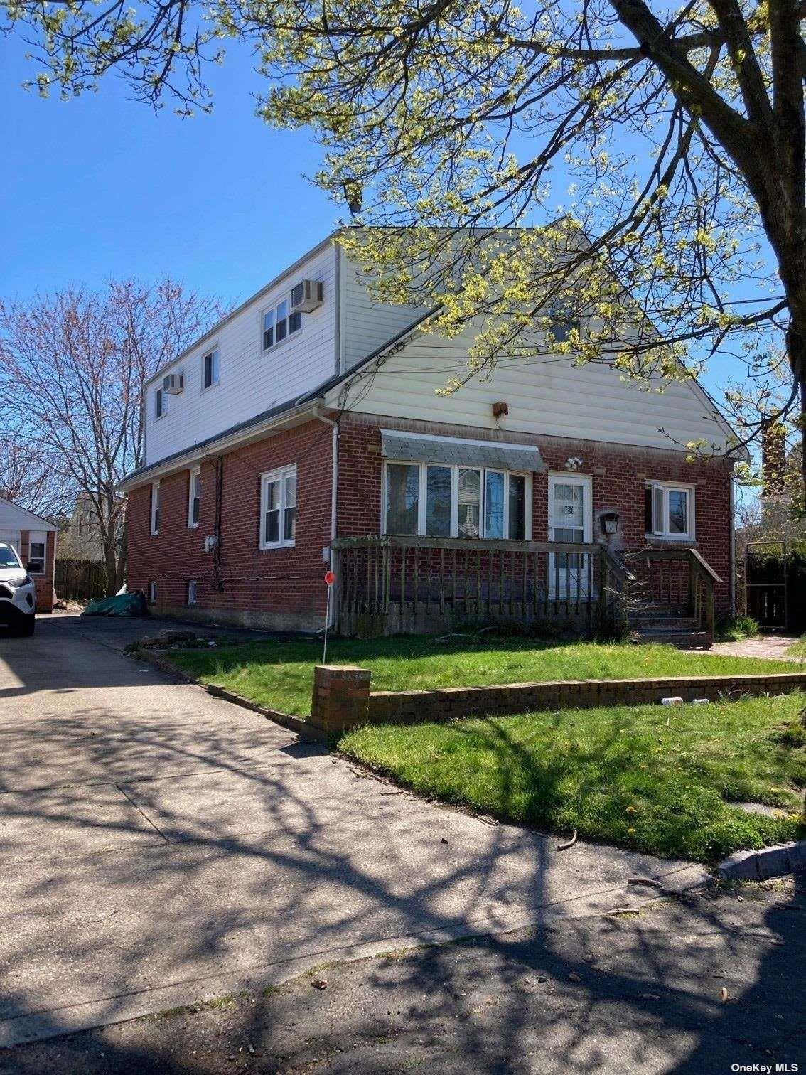 Single Family 7th  Suffolk County, NY 11757, MLS-834112-4