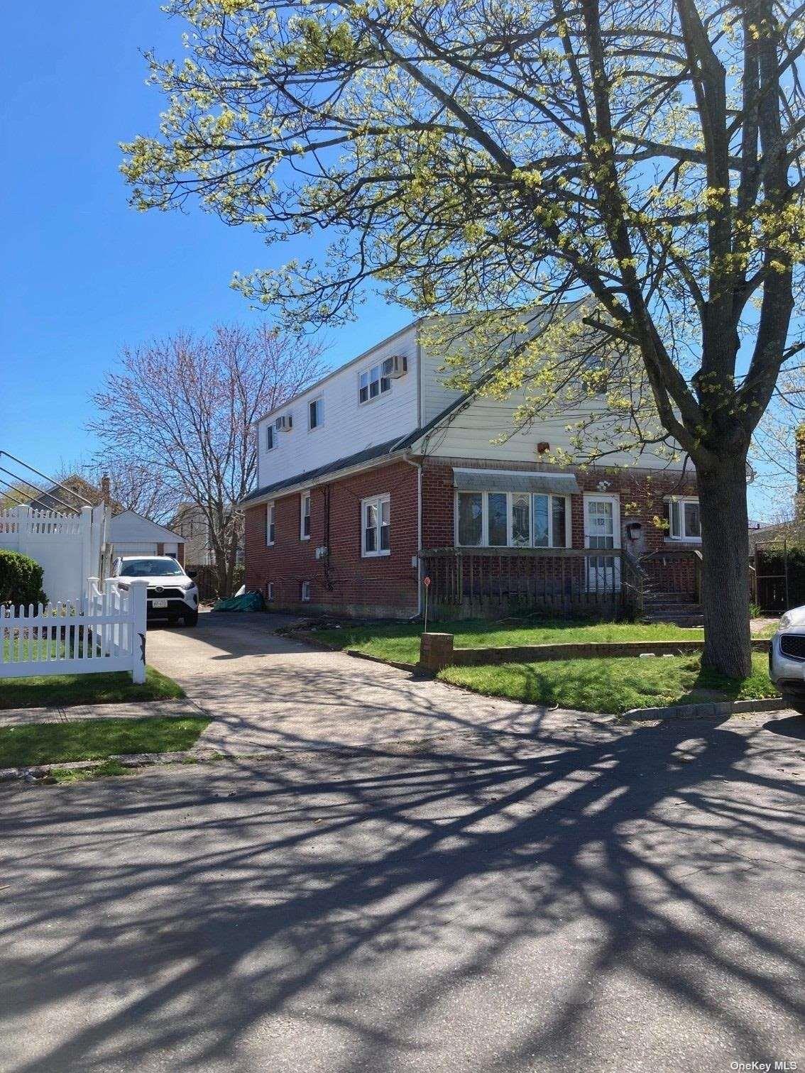 Single Family 7th  Suffolk County, NY 11757, MLS-834112-6