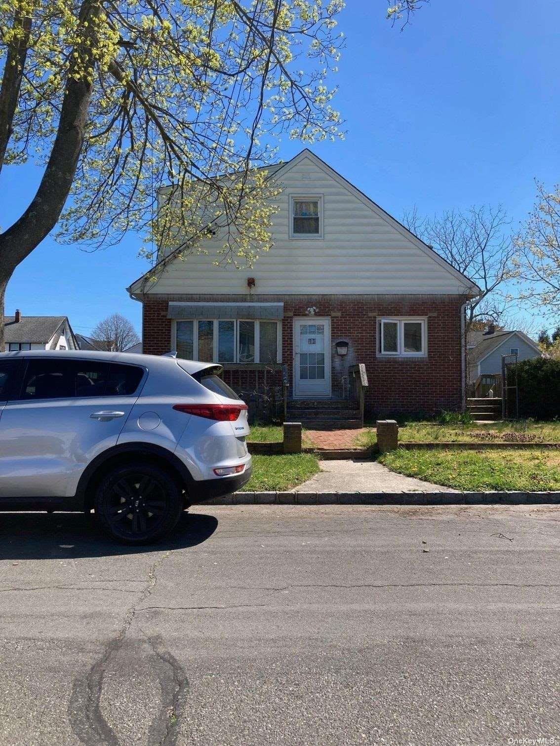 Single Family 7th  Suffolk County, NY 11757, MLS-834112-7