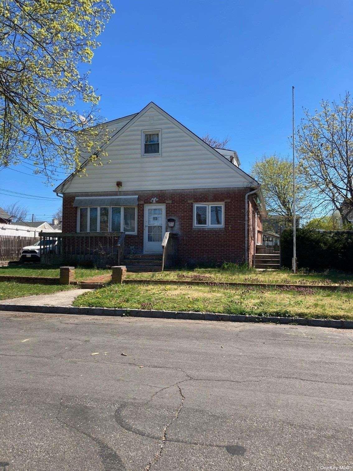 Single Family 7th  Suffolk County, NY 11757, MLS-834112-9