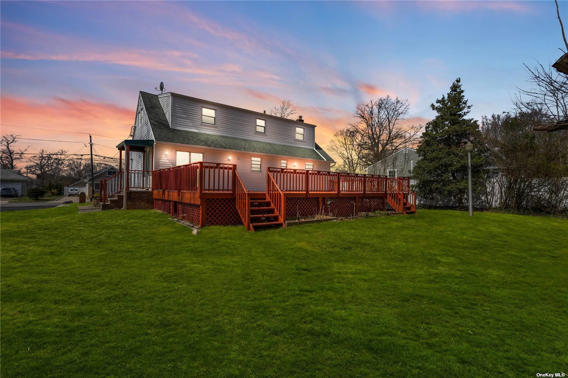 Single Family Hamilton  Nassau County, NY 11758, MLS-834144-13