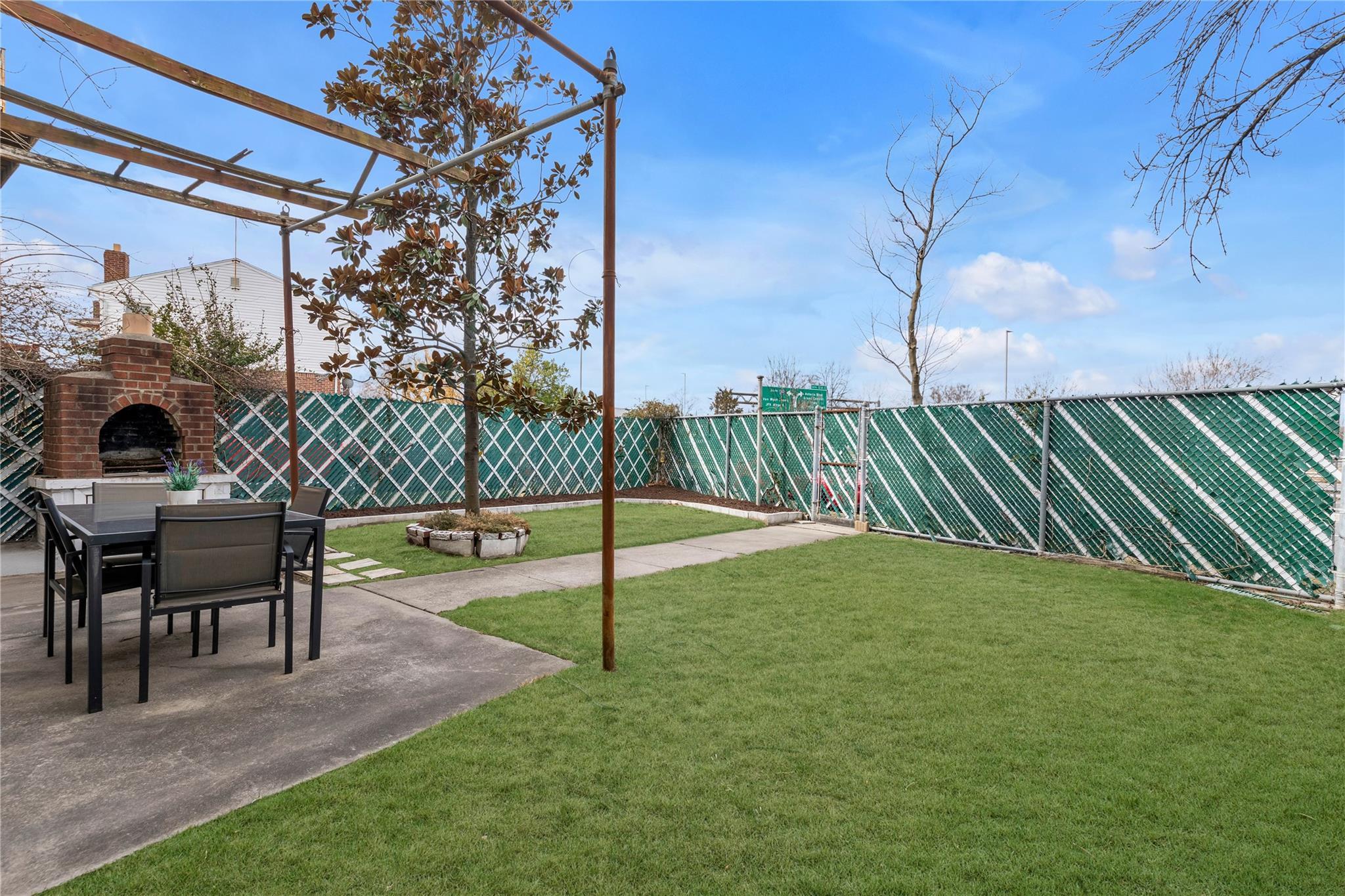 Single Family 143  Queens, NY 11357, MLS-834181-25