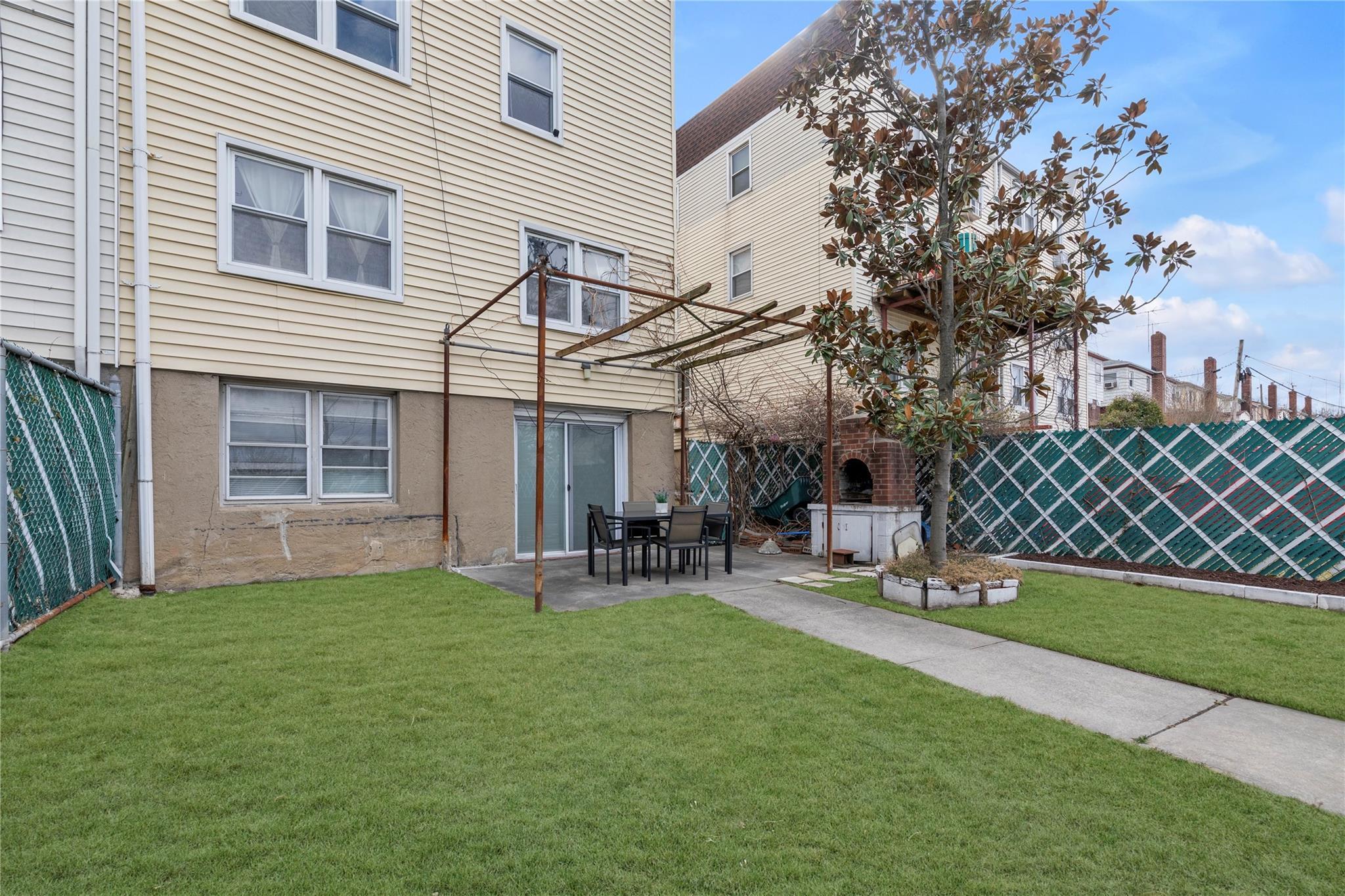 Single Family 143  Queens, NY 11357, MLS-834181-26