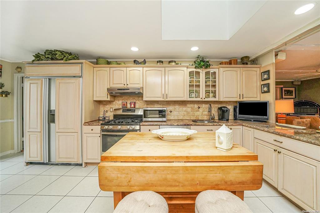 Single Family Peachtree  Suffolk County, NY 11766, MLS-834182-8