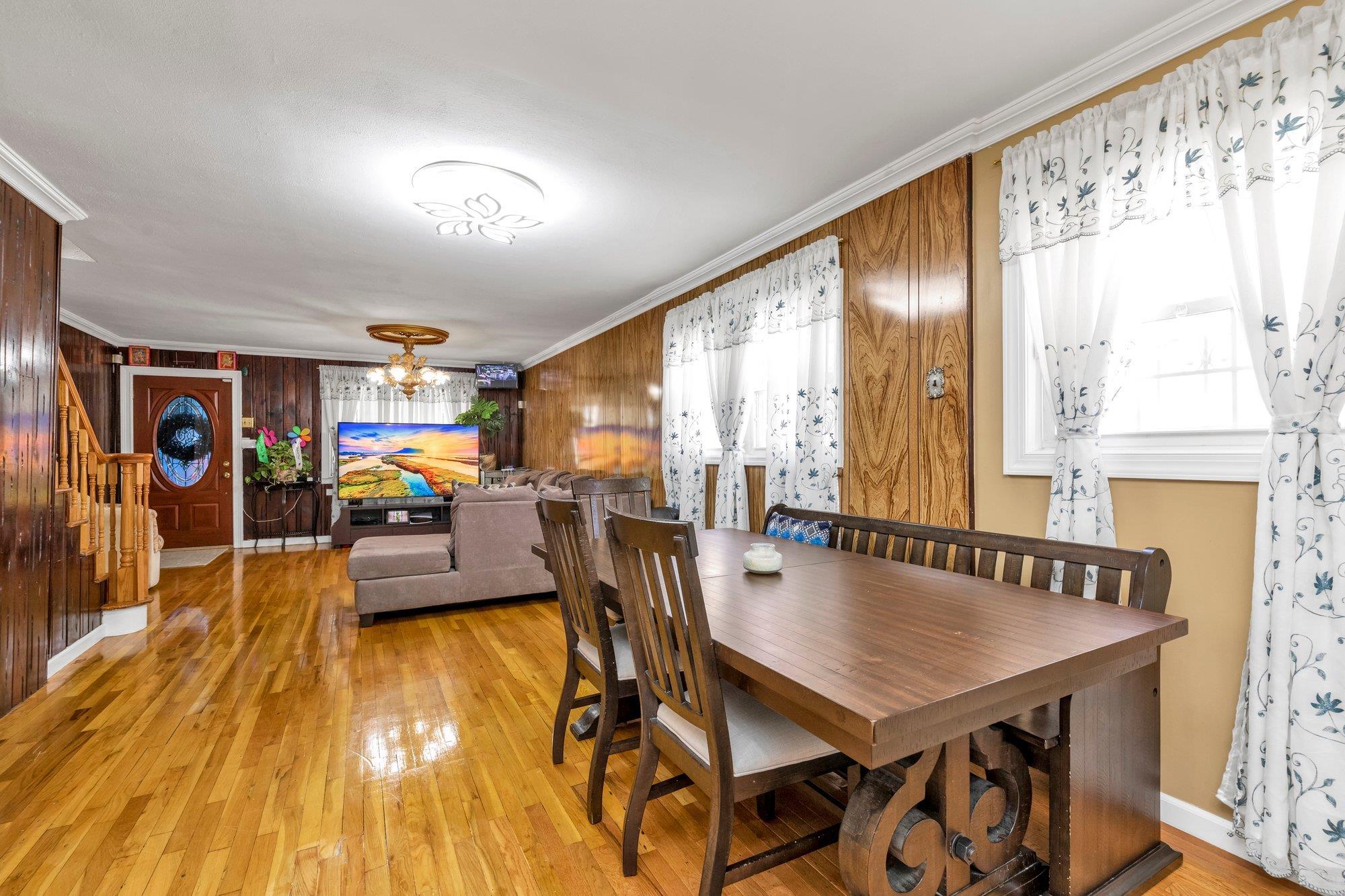 Single Family 111 Th  Queens, NY 11402, MLS-834202-5