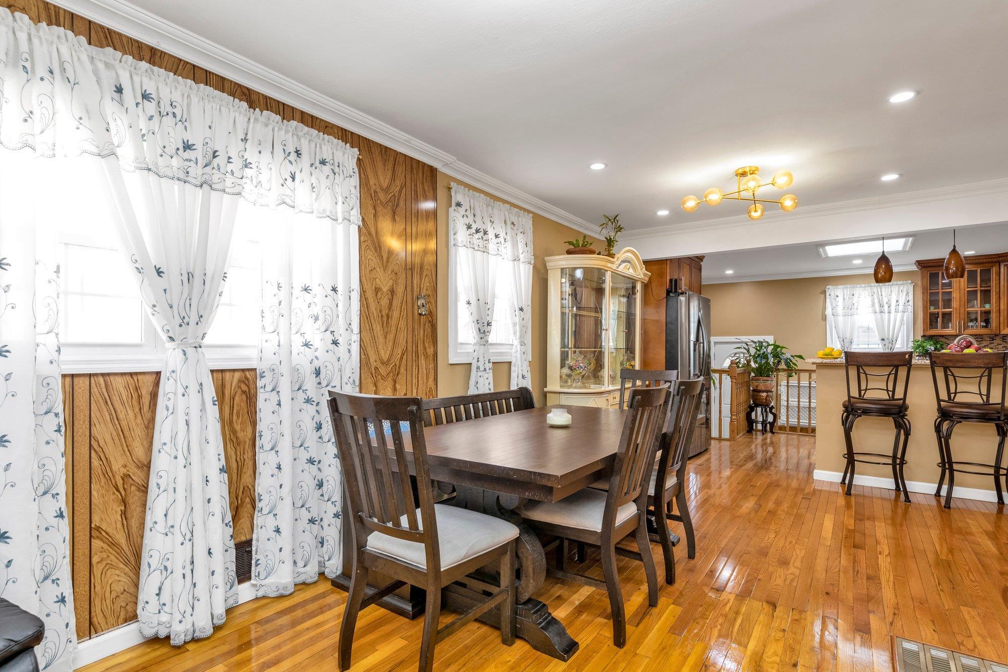 Single Family 111 Th  Queens, NY 11402, MLS-834202-6