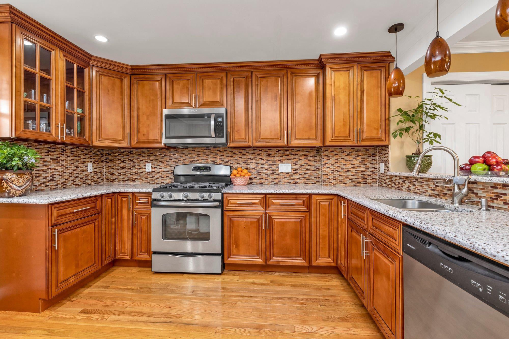 Single Family 111 Th  Queens, NY 11402, MLS-834202-7