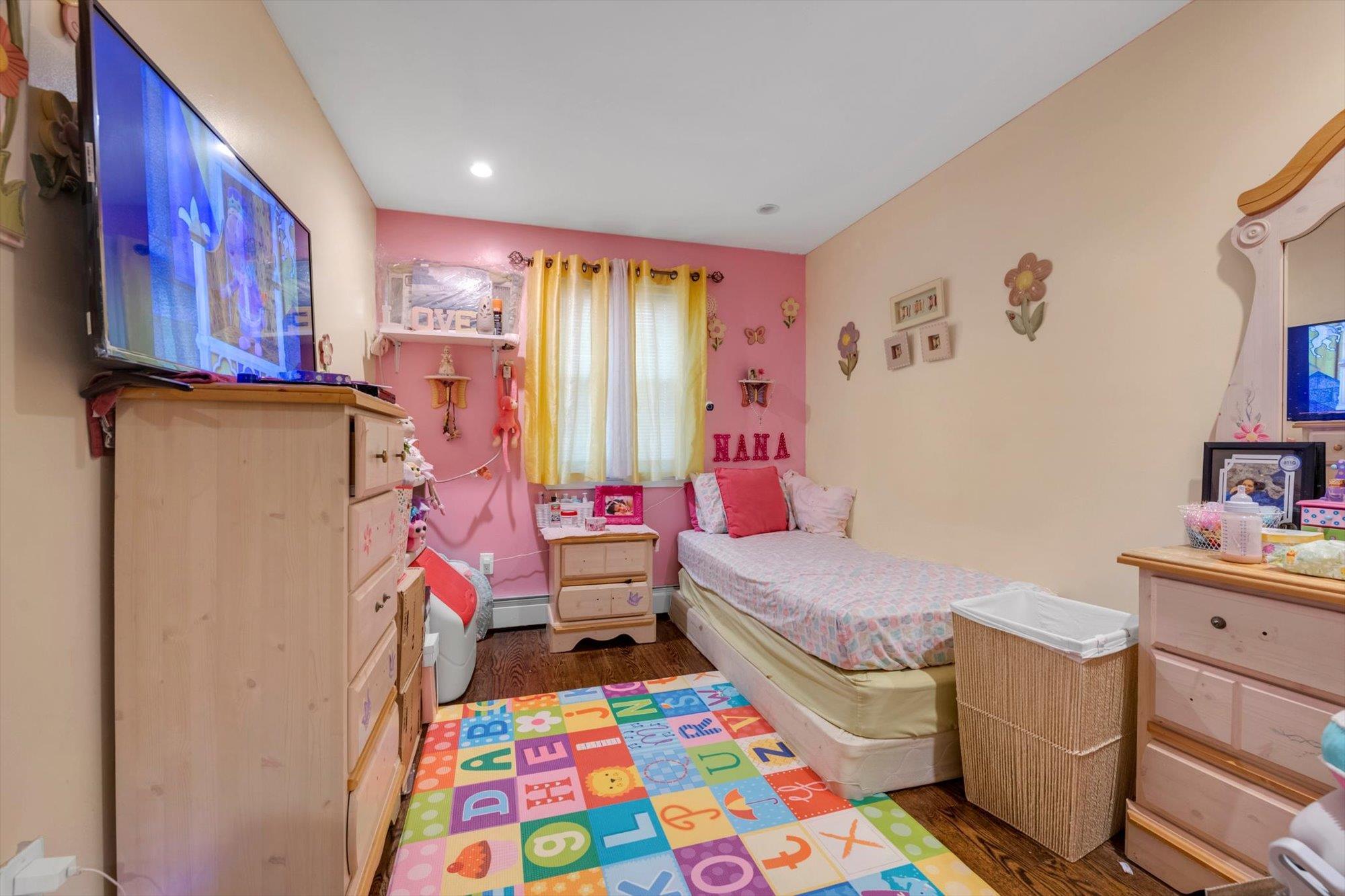 Single Family 224th  Queens, NY 11413, MLS-834316-10