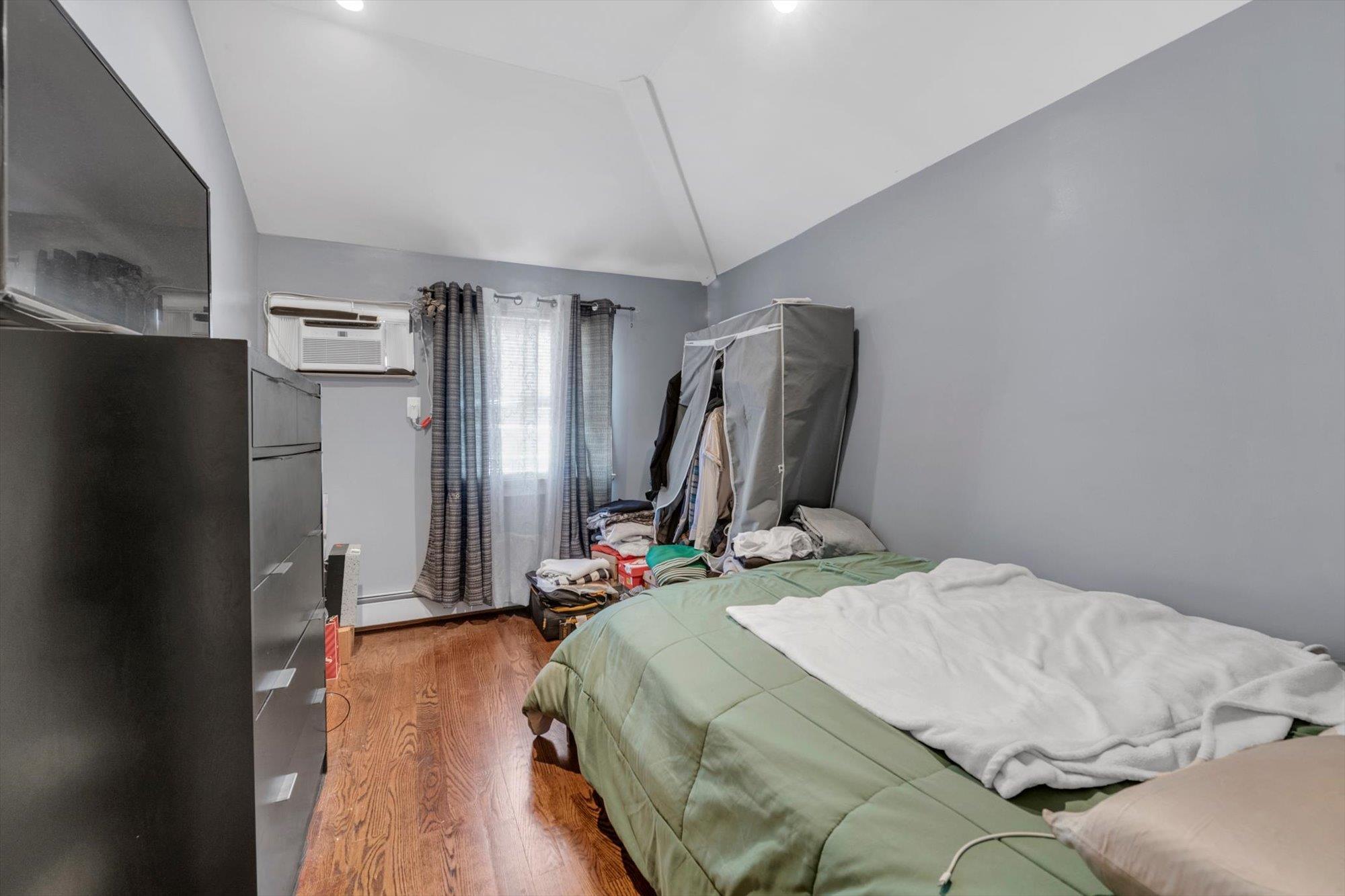 Single Family 224th  Queens, NY 11413, MLS-834316-11