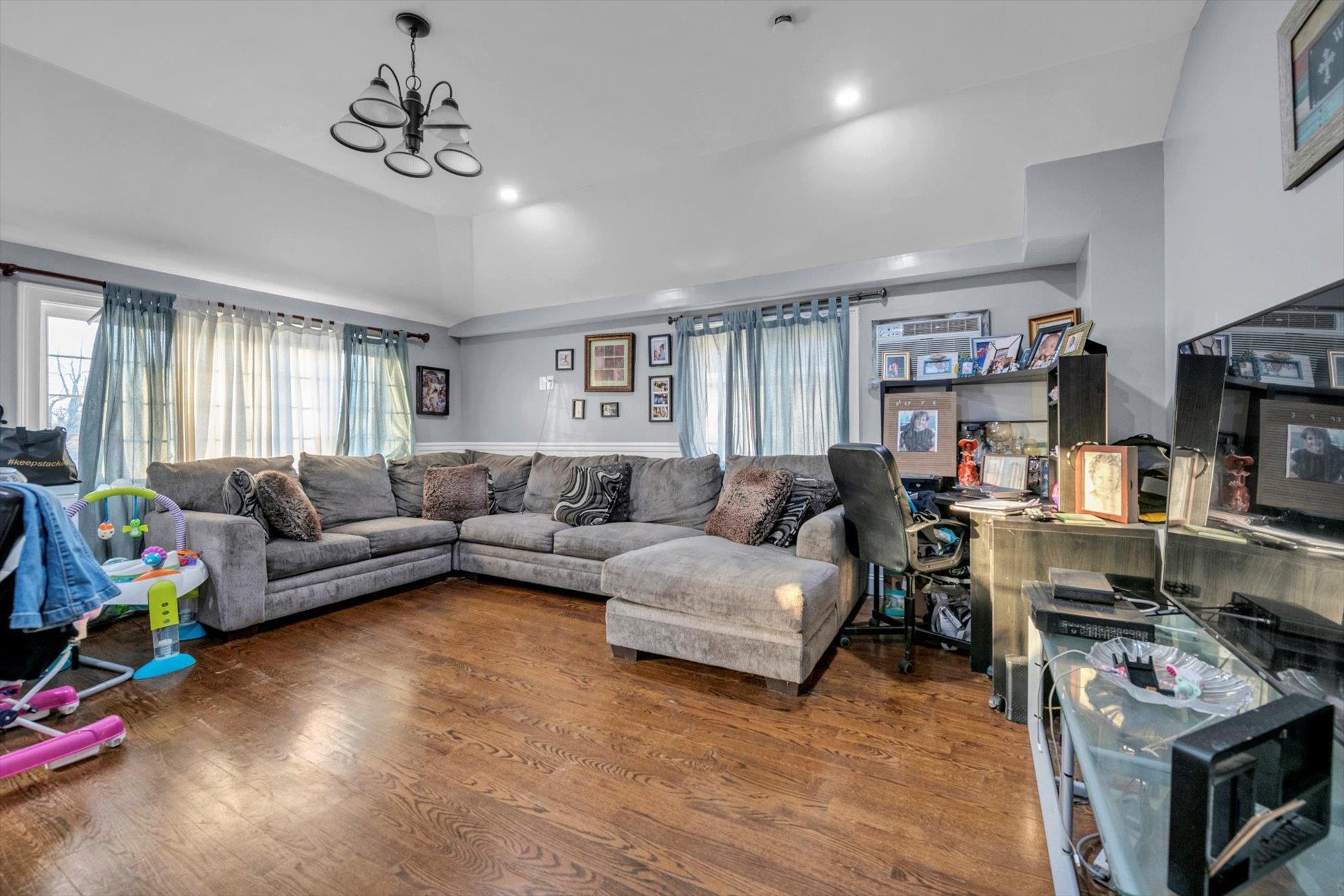 Single Family 224th  Queens, NY 11413, MLS-834316-12