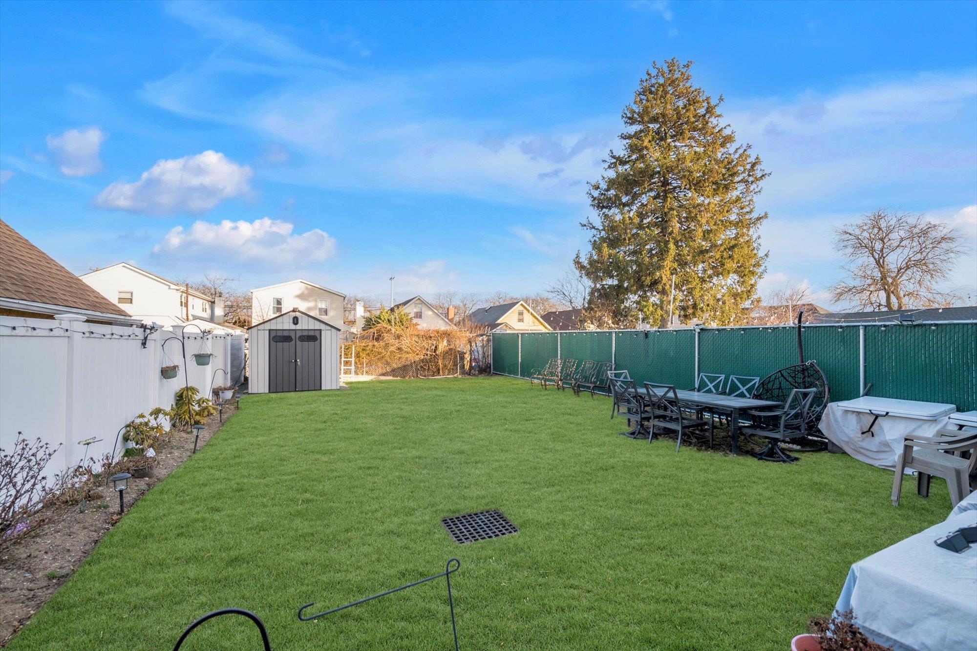 Single Family 224th  Queens, NY 11413, MLS-834316-24