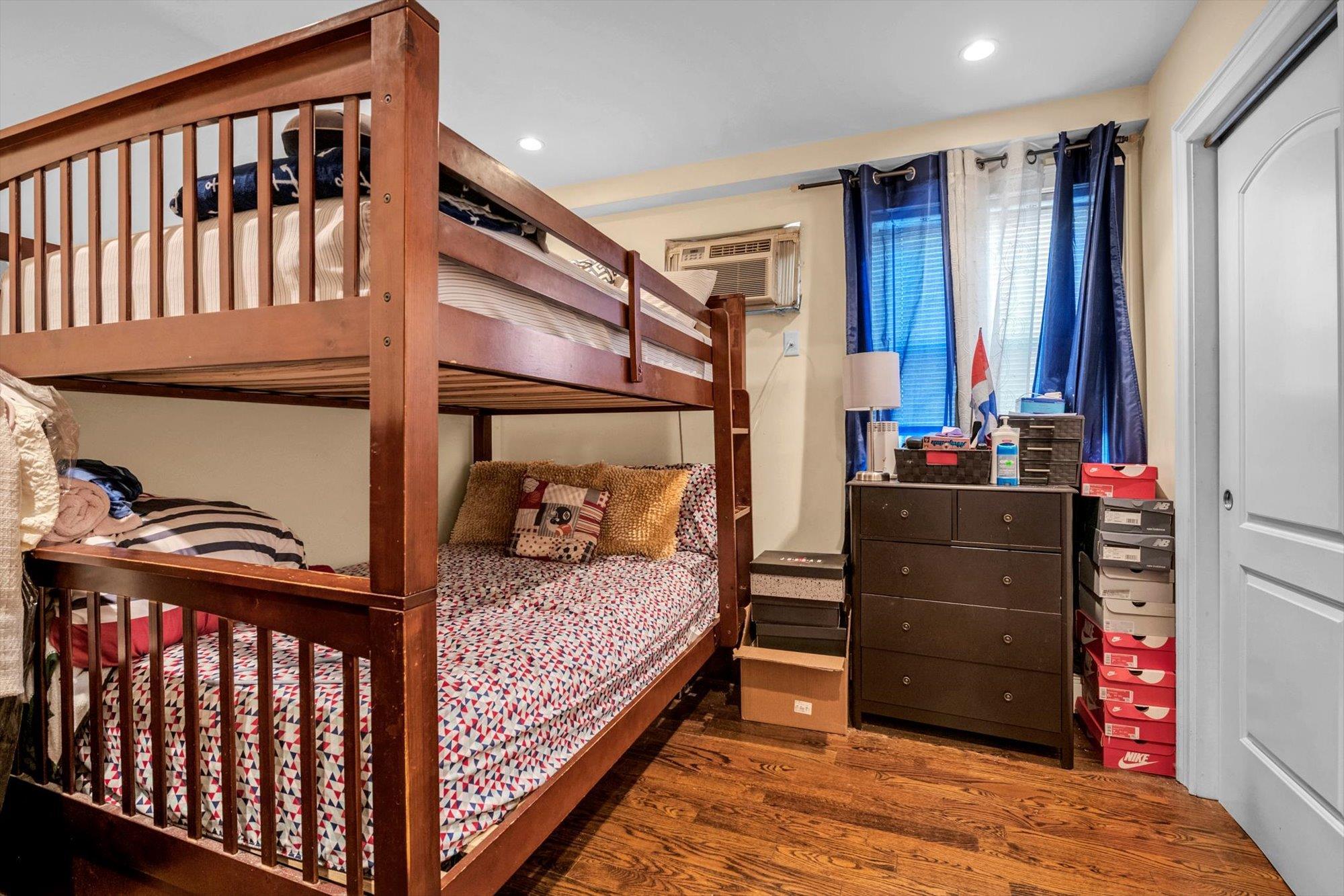 Single Family 224th  Queens, NY 11413, MLS-834316-8