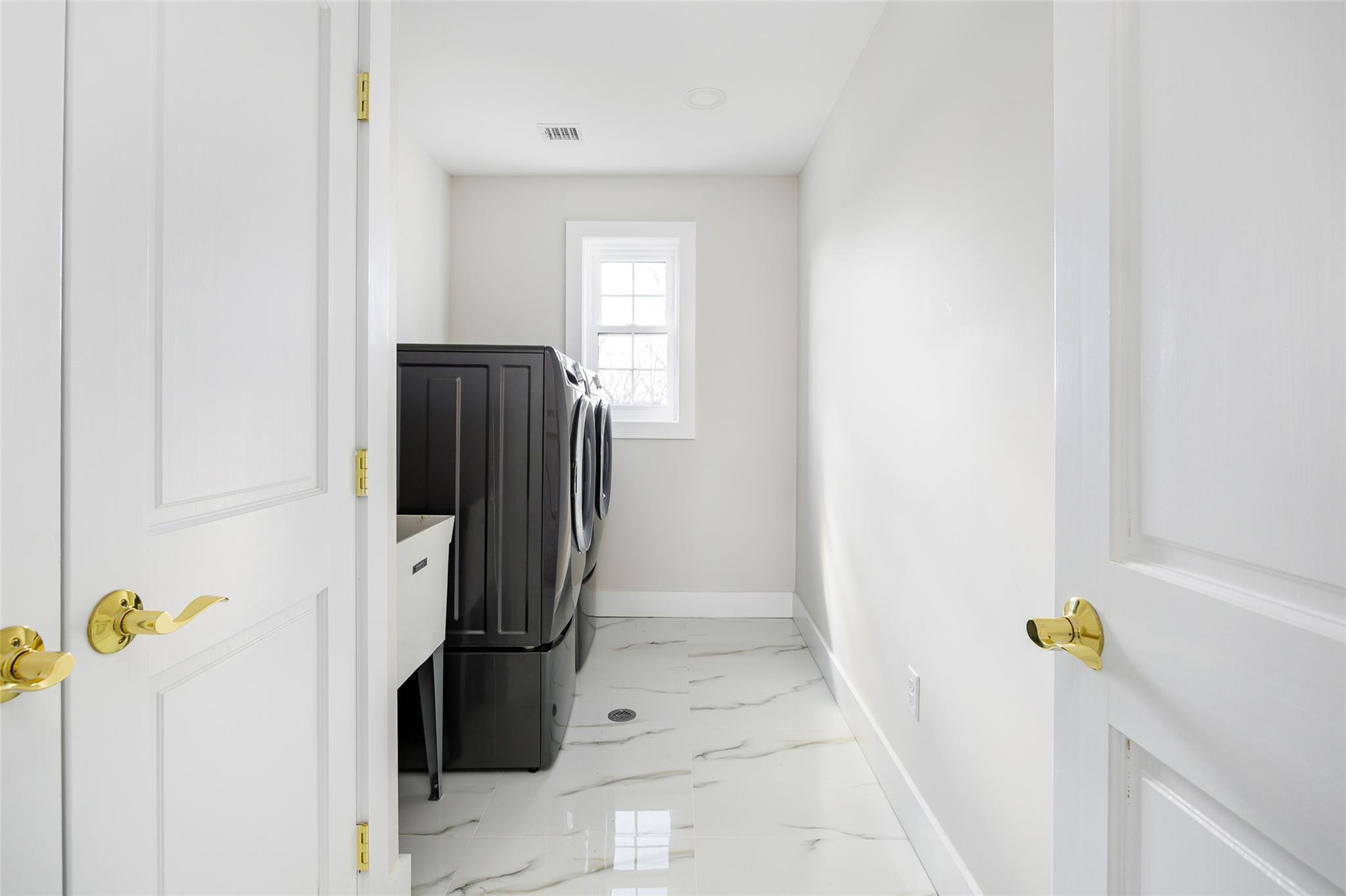 Single Family Jude  Dutchess County, NY 12540, MLS-834359-23
