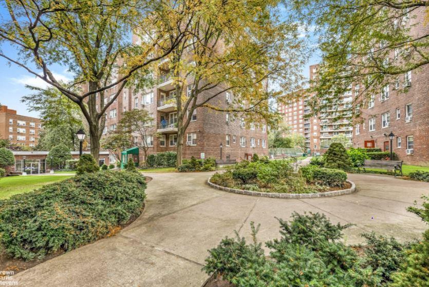 Coop Hudson Manor  Bronx, NY 10463, MLS-834387-12