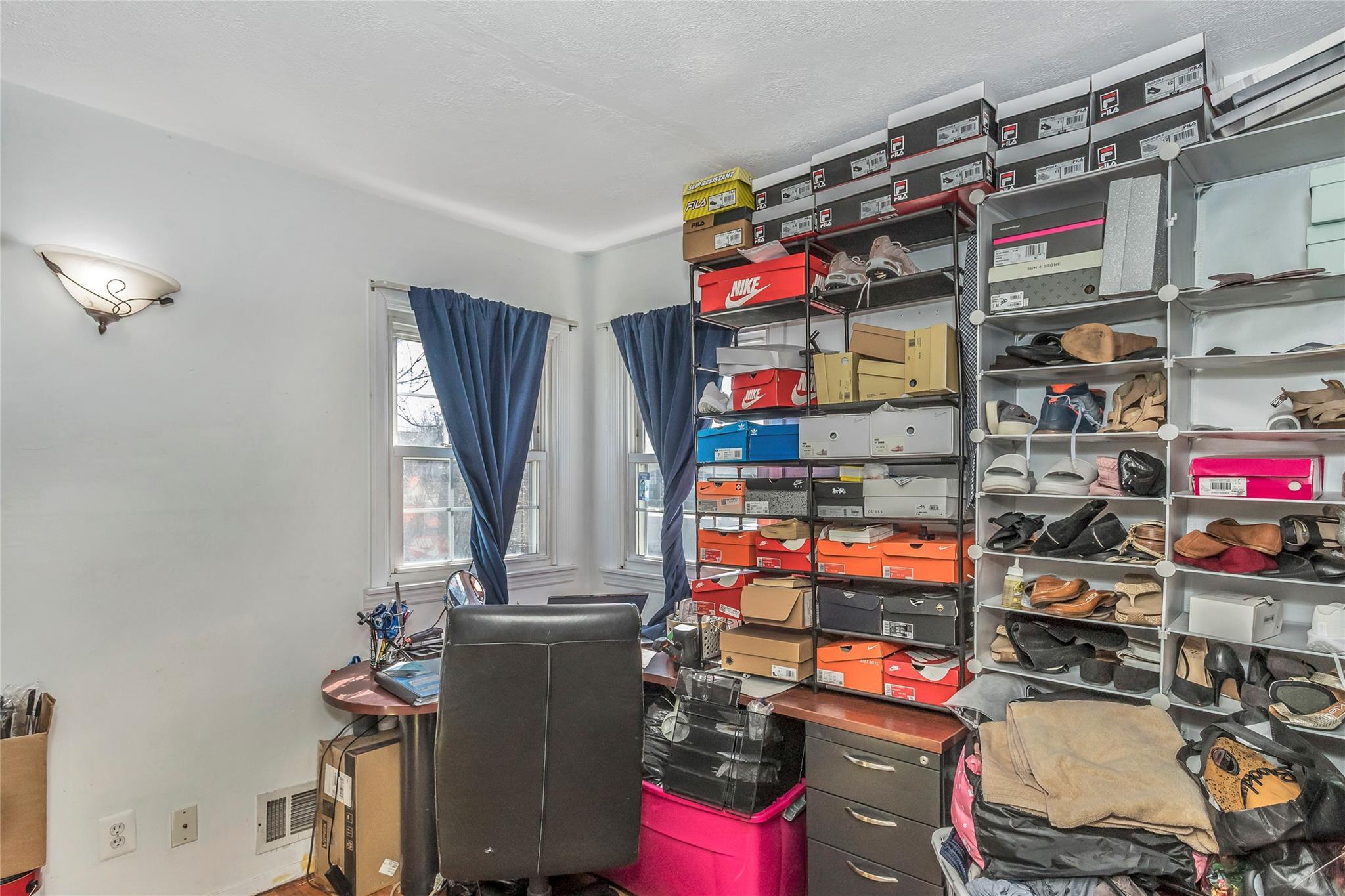 Single Family Hilliard Suffolk County, NY 11722, MLS-834388-10