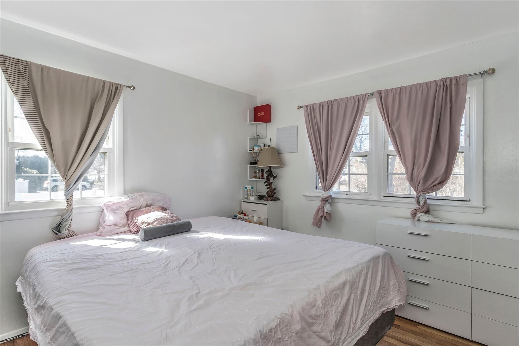 Single Family Hilliard Suffolk County, NY 11722, MLS-834388-9