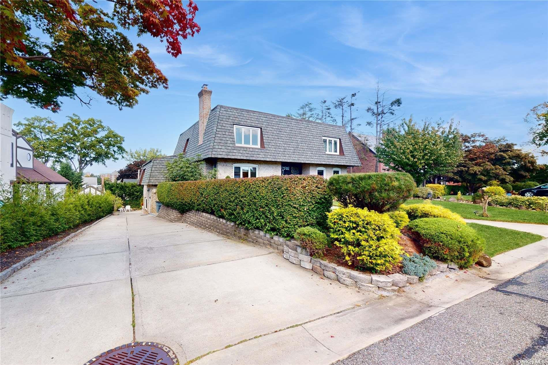 Single Family 27th  Queens, NY 11360, MLS-834391-31