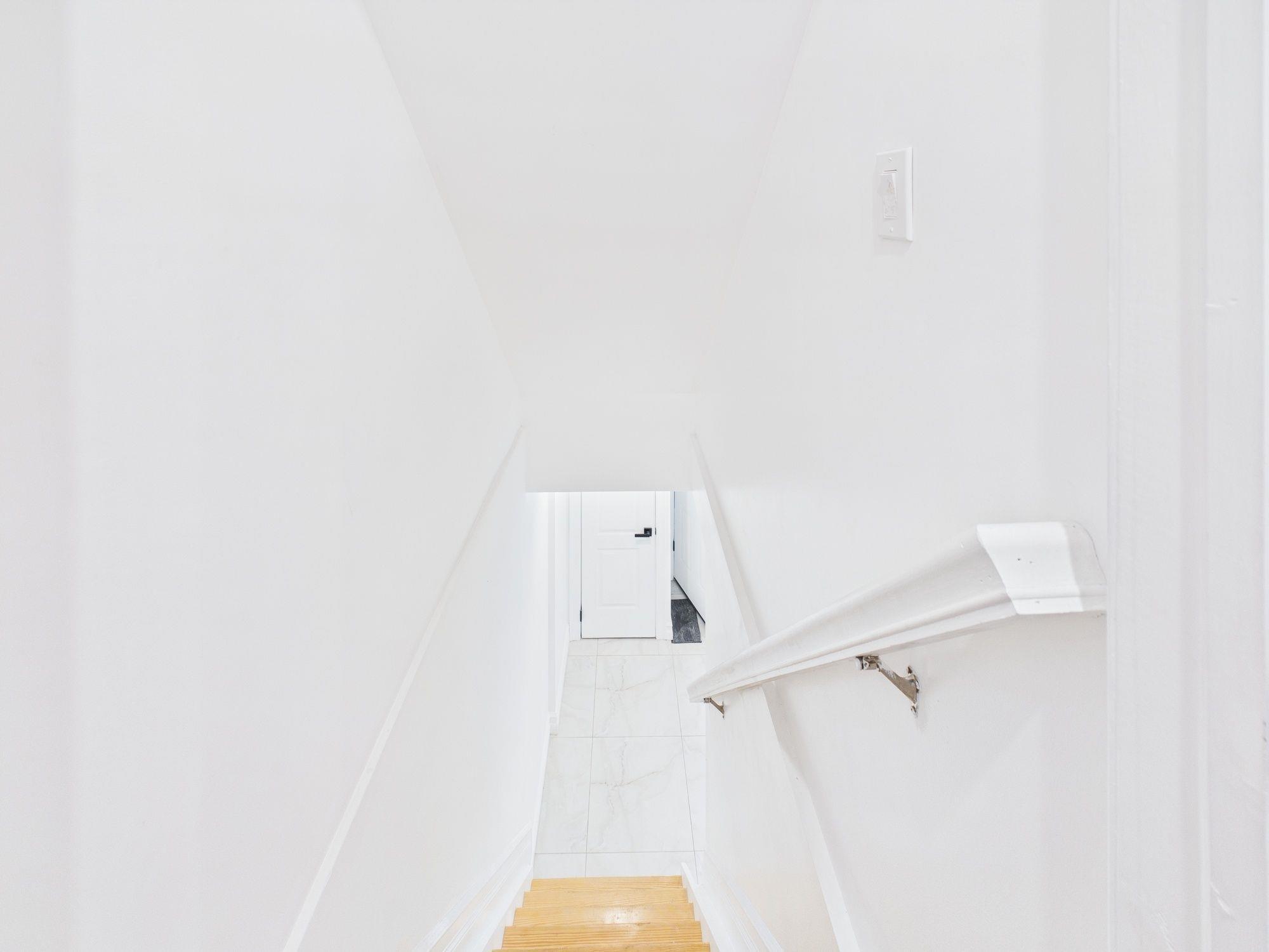 Single Family 213th  Bronx, NY 10469, MLS-834452-22