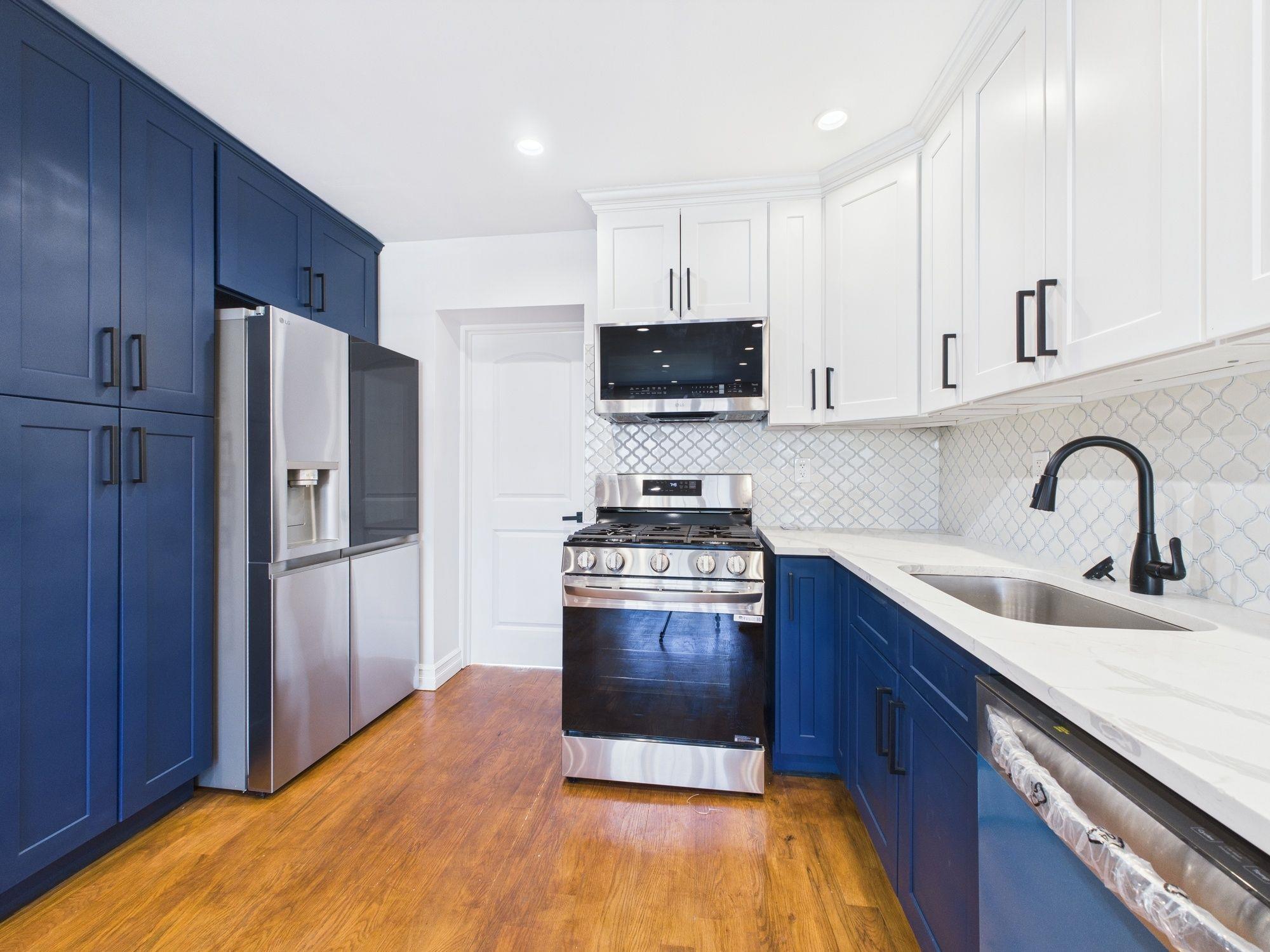 Single Family 213th  Bronx, NY 10469, MLS-834452-6