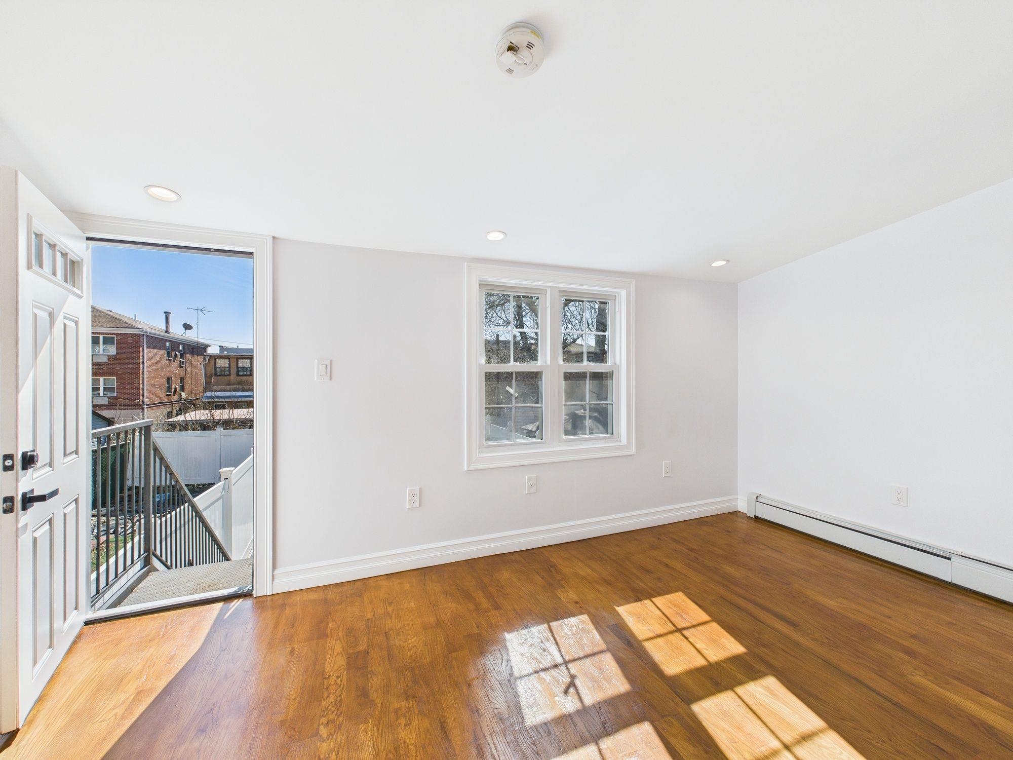 Single Family 213th  Bronx, NY 10469, MLS-834452-7