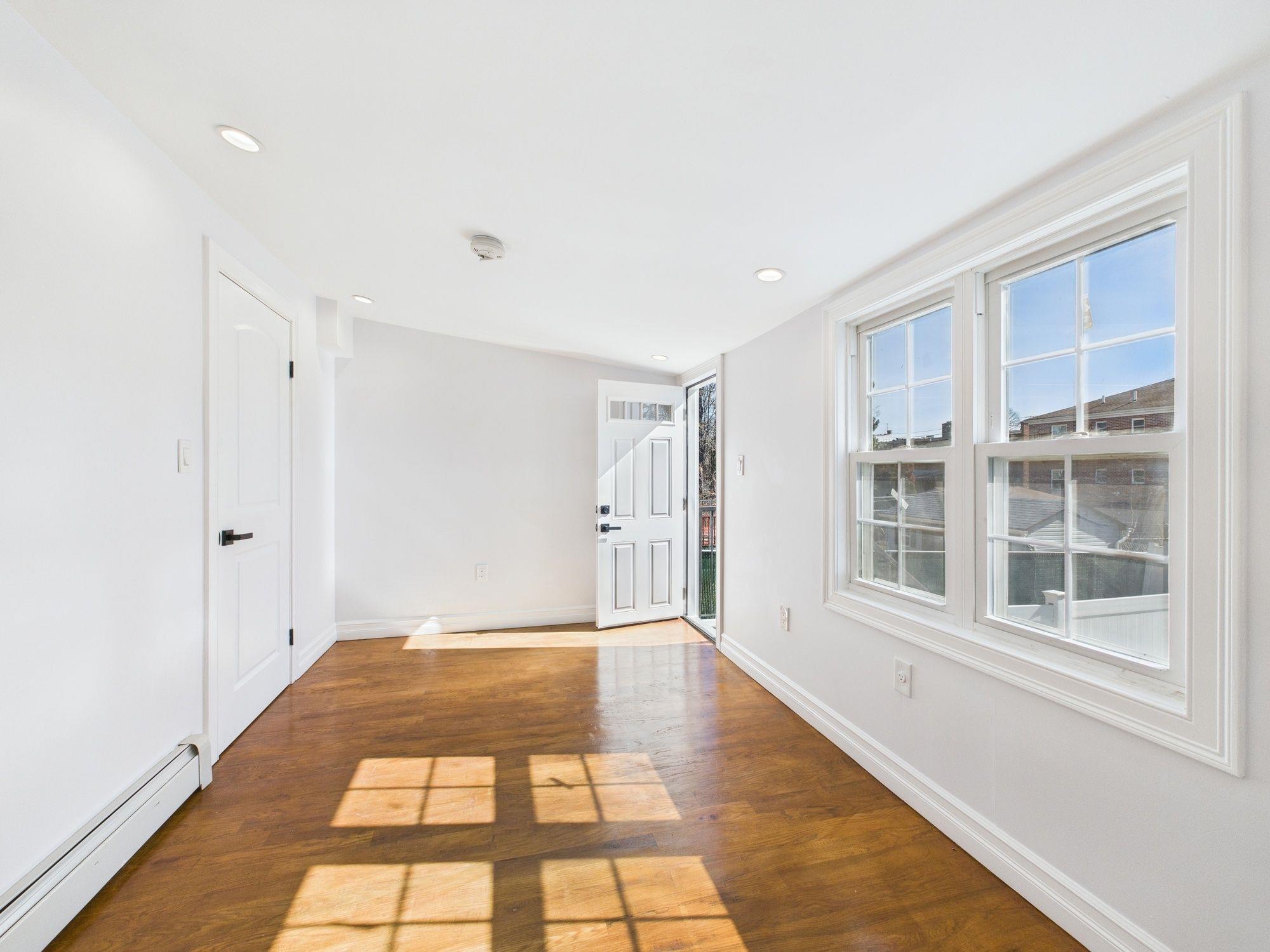 Single Family 213th  Bronx, NY 10469, MLS-834452-9