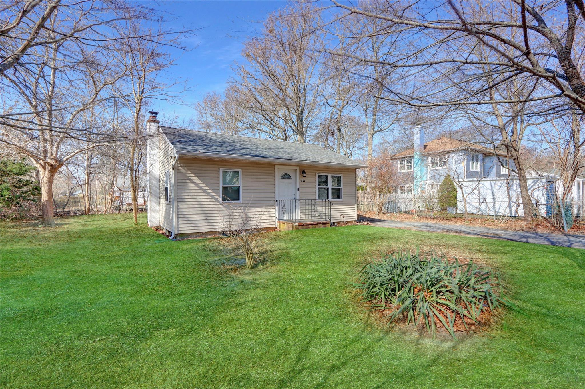 Single Family Mckinley  Suffolk County, NY 11951, MLS-834497-3