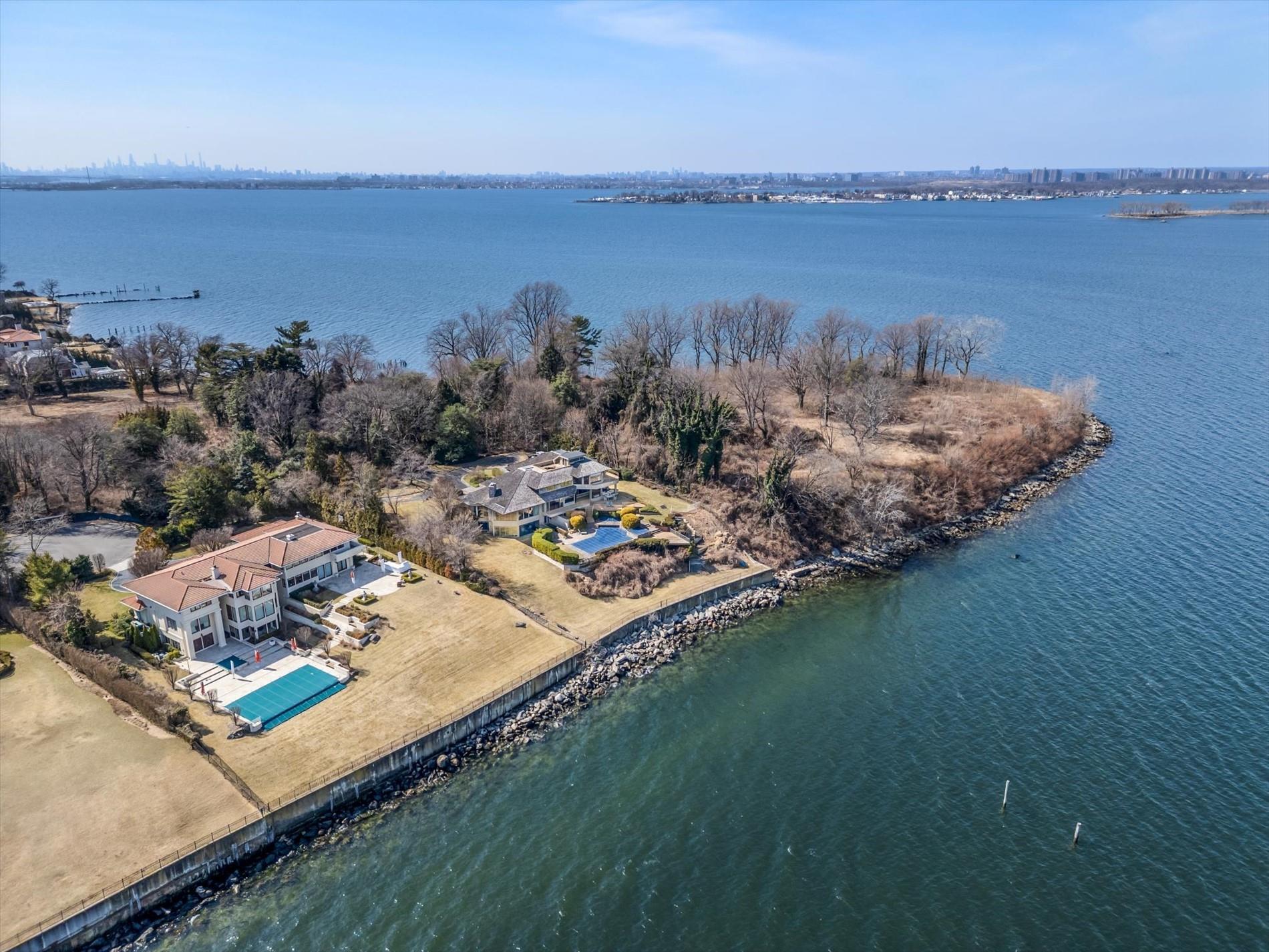 Single Family Gatsby  Nassau County, NY 11024, MLS-834557-32