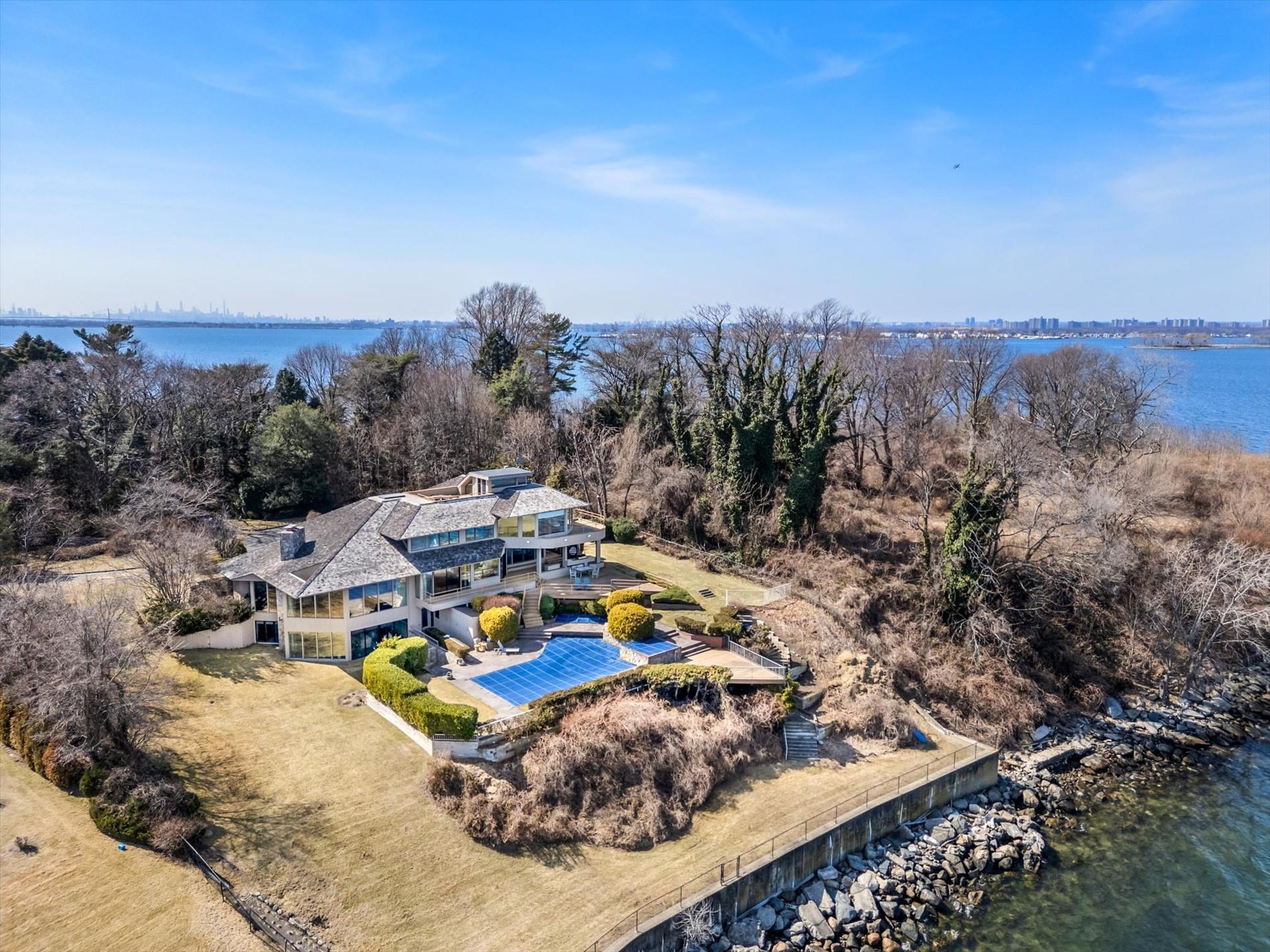 Single Family Gatsby  Nassau County, NY 11024, MLS-834557-33
