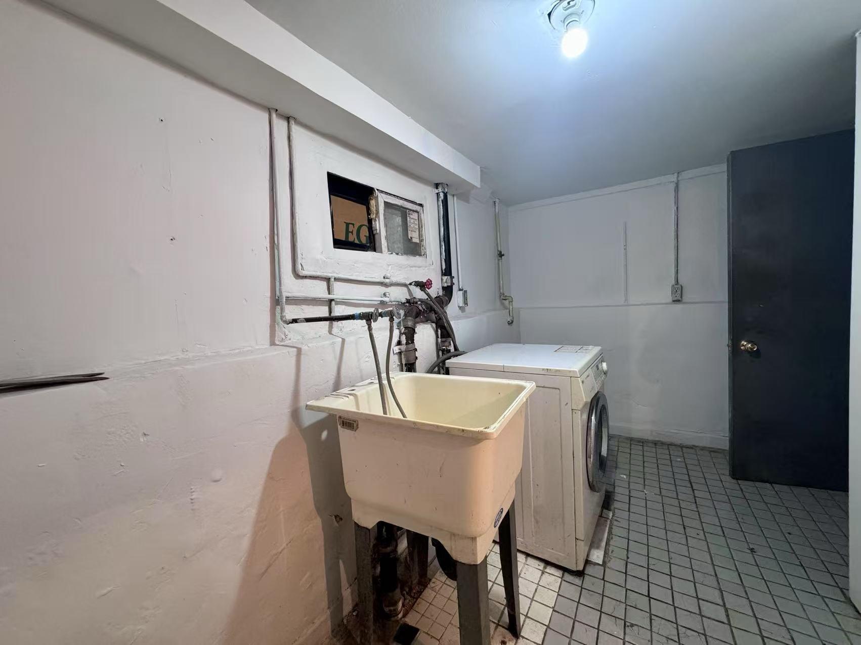 Single Family 42  Queens, NY 11373, MLS-834583-26