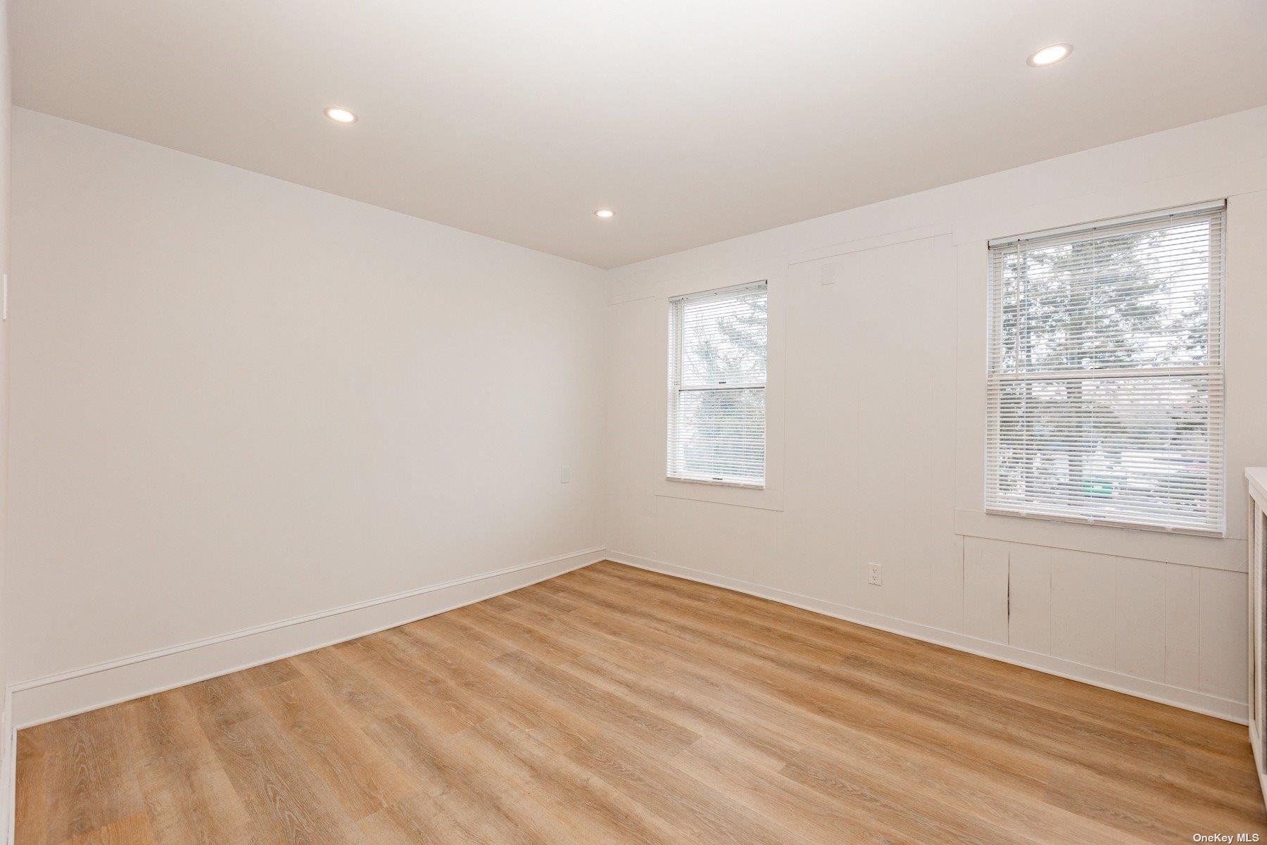 Apartment Bellport  Suffolk County, NY 11713, MLS-834622-11