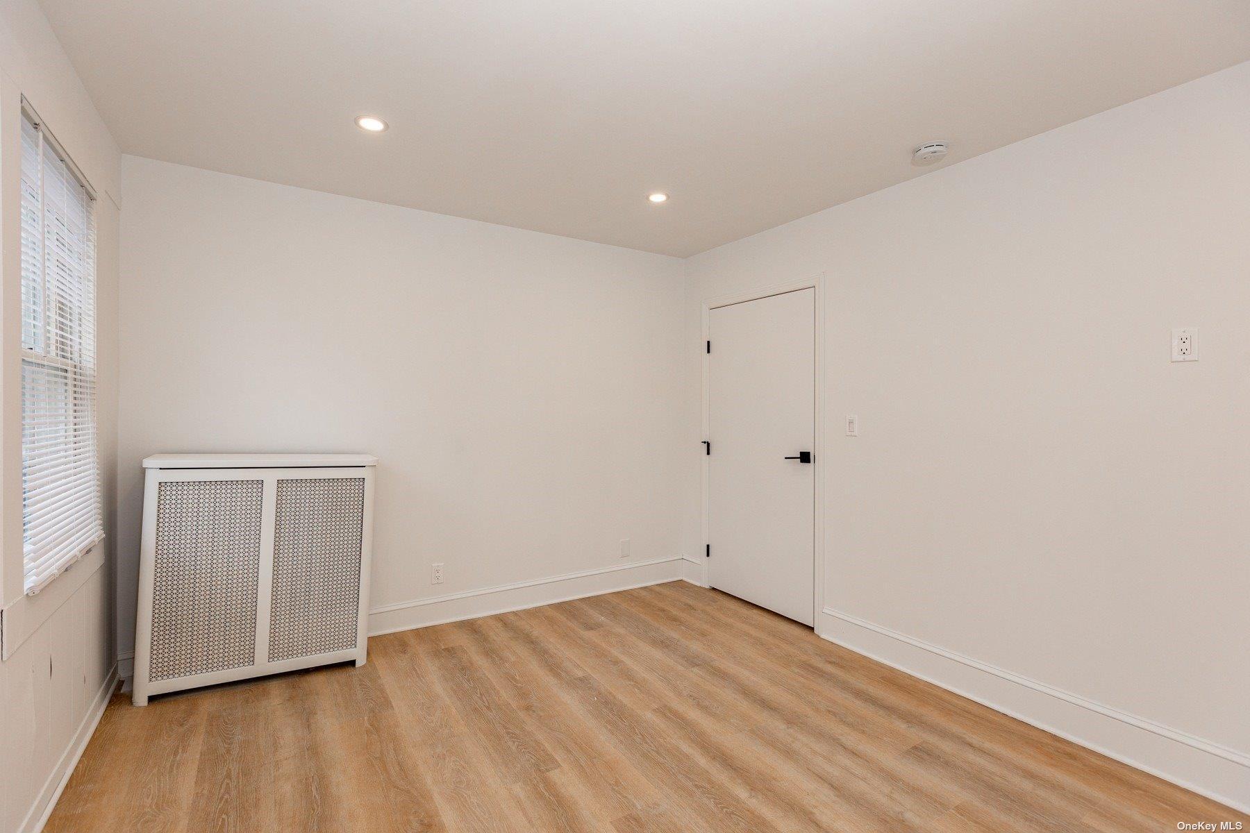 Apartment Bellport  Suffolk County, NY 11713, MLS-834622-12