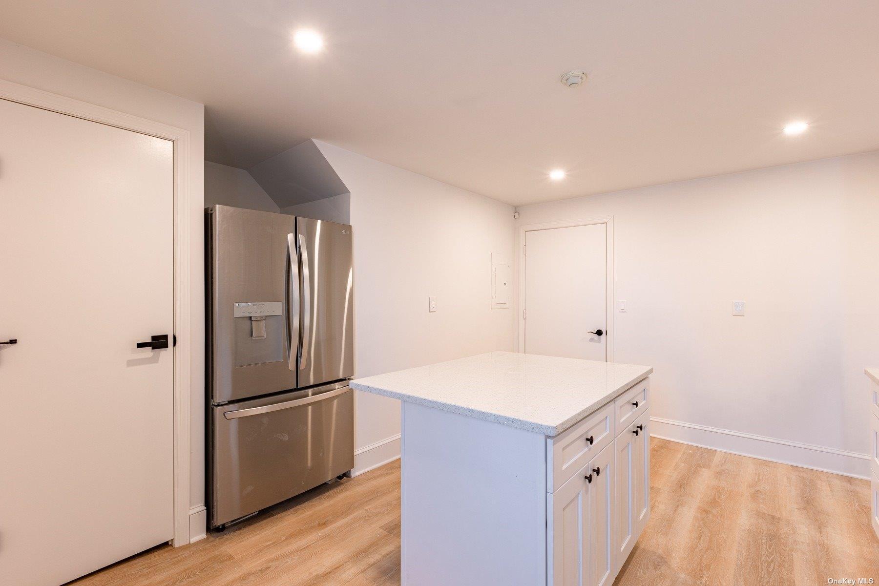 Apartment Bellport  Suffolk County, NY 11713, MLS-834622-3