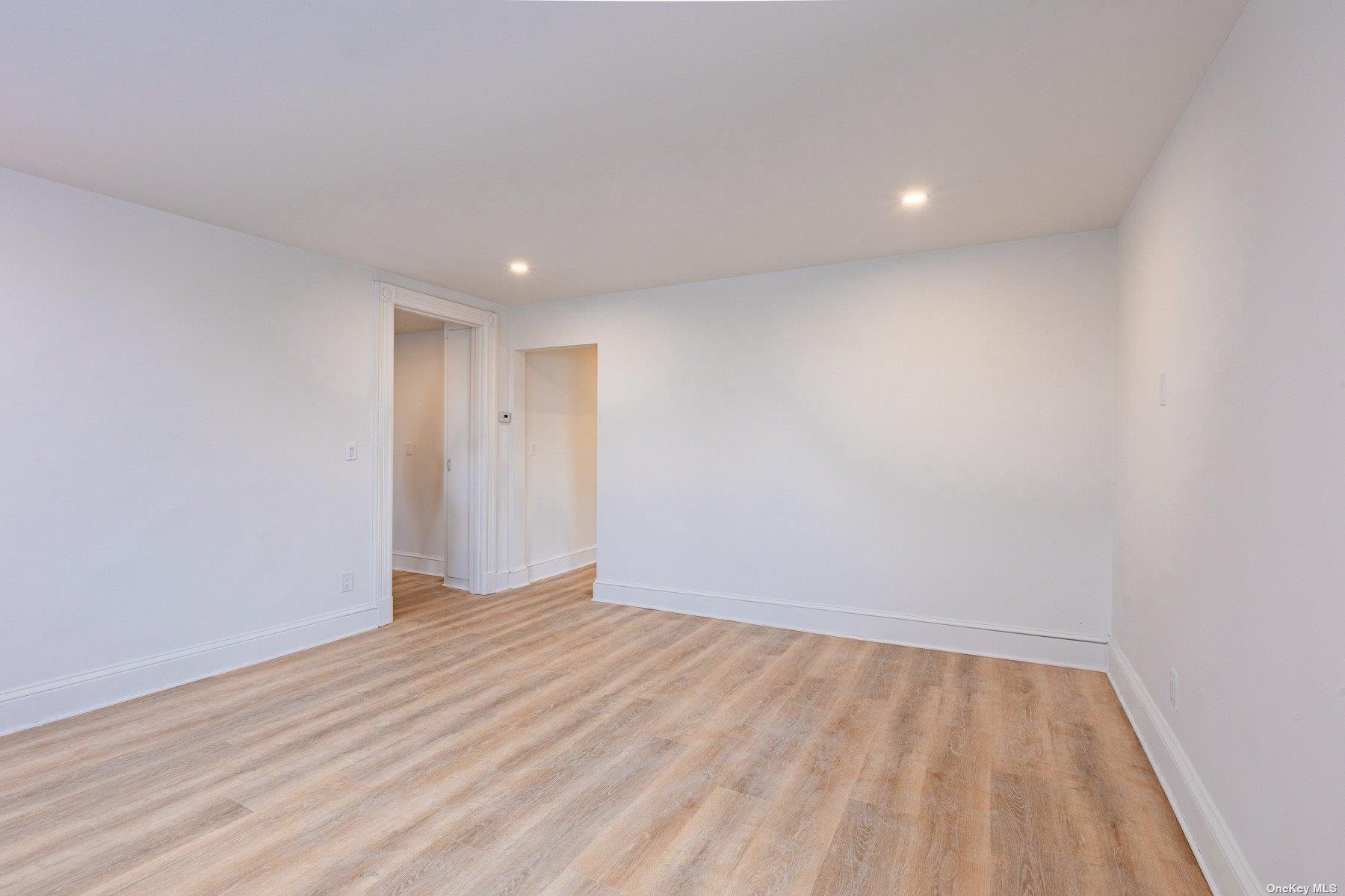 Apartment Bellport  Suffolk County, NY 11713, MLS-834622-6