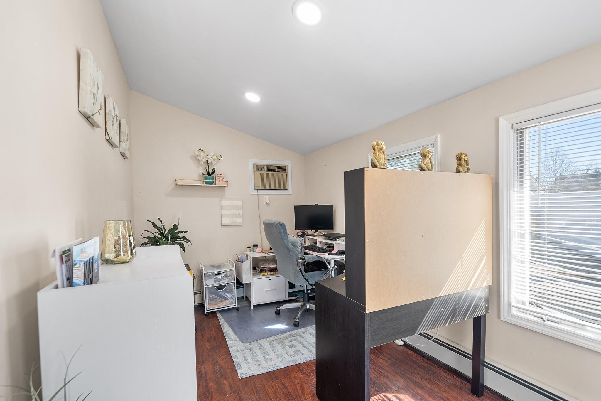 Single Family Westwood  Suffolk County, NY 11729, MLS-834653-27