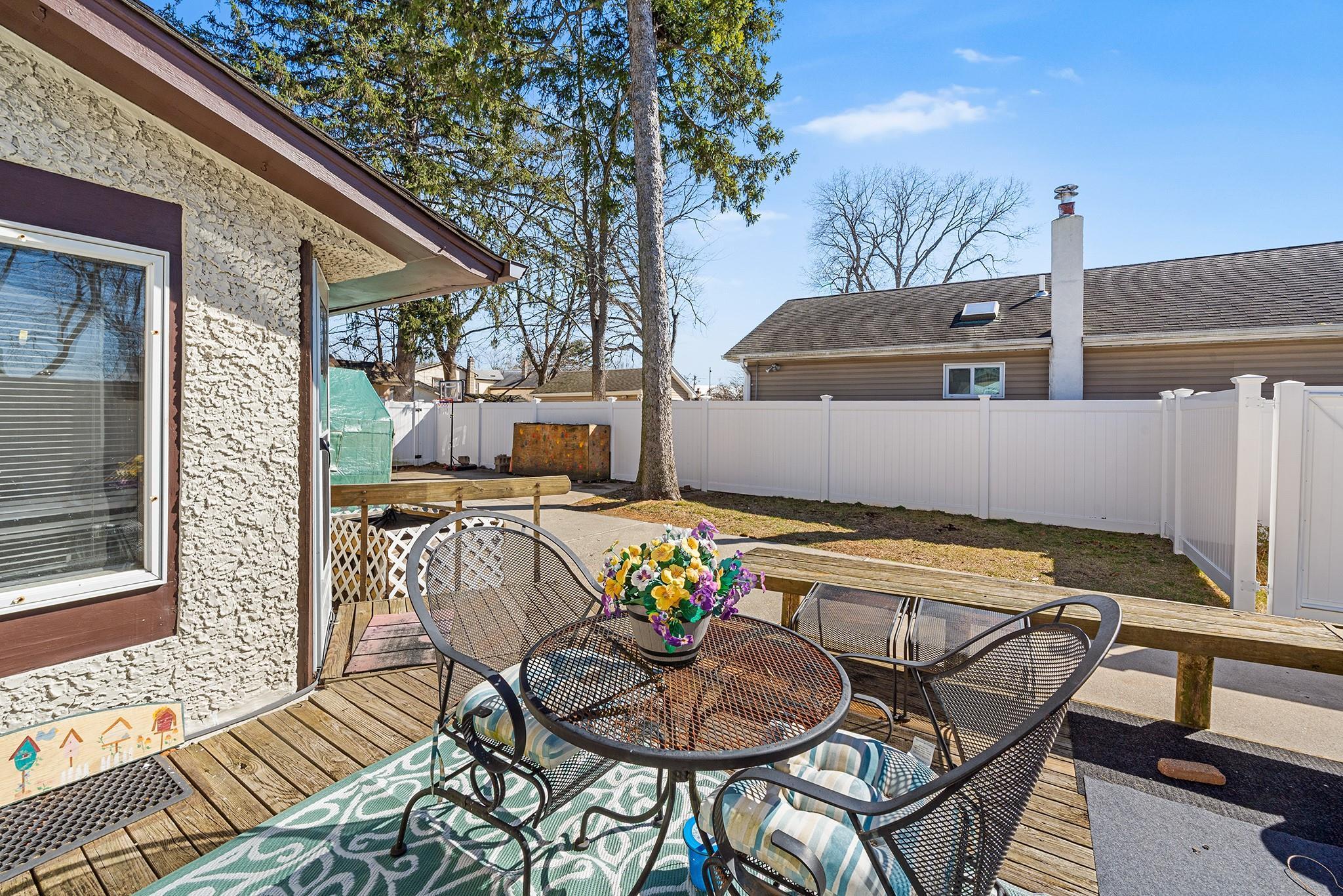 Single Family Westwood  Suffolk County, NY 11729, MLS-834653-29