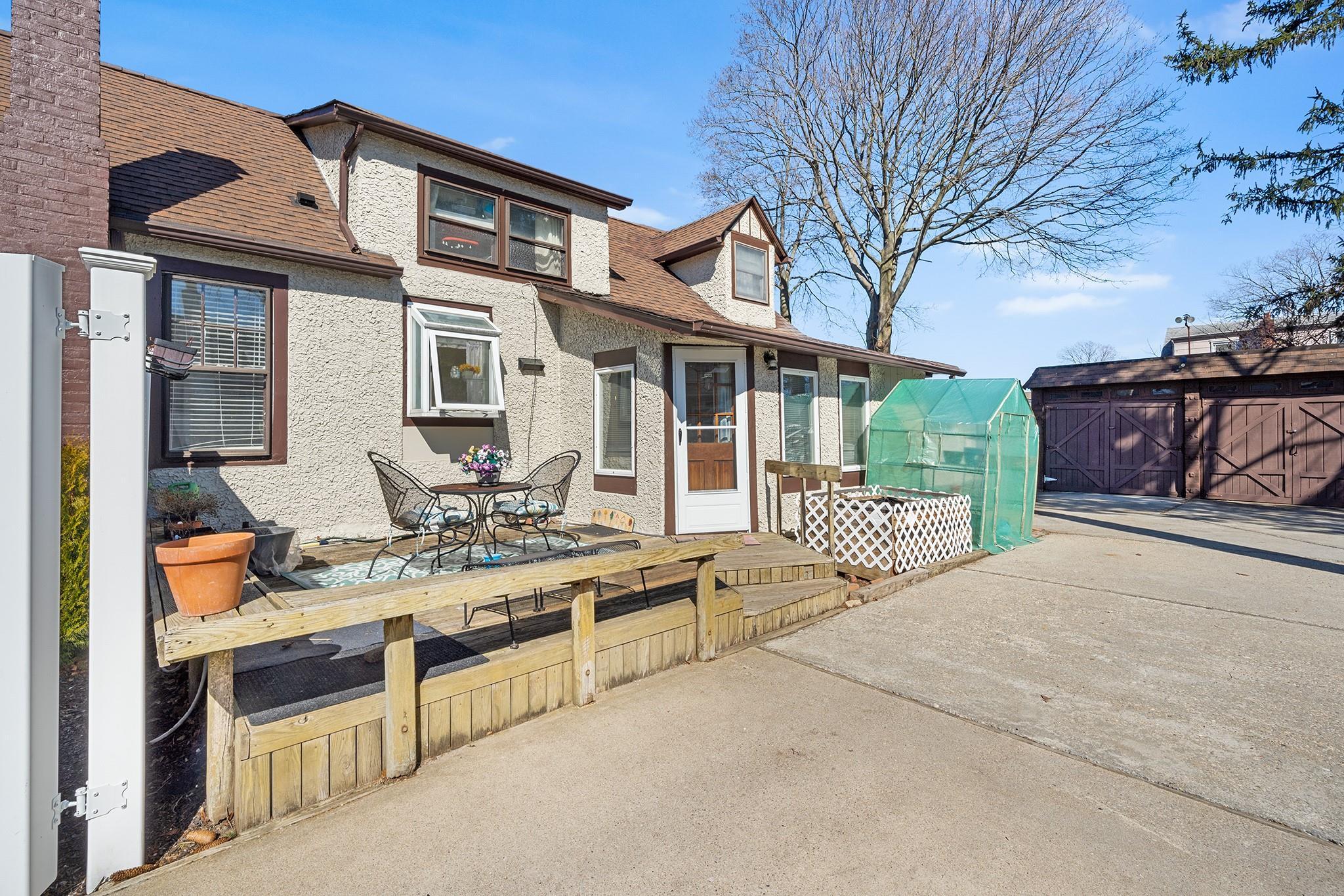 Single Family Westwood  Suffolk County, NY 11729, MLS-834653-34