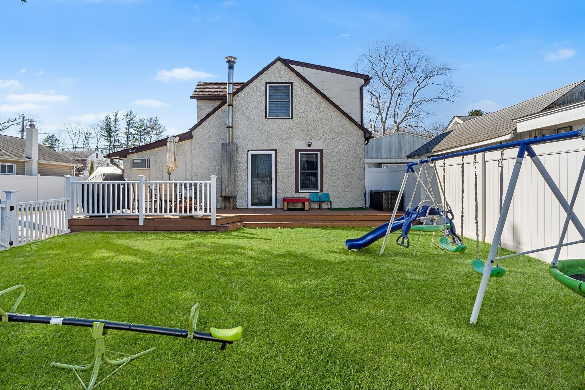Single Family Westwood  Suffolk County, NY 11729, MLS-834653-37