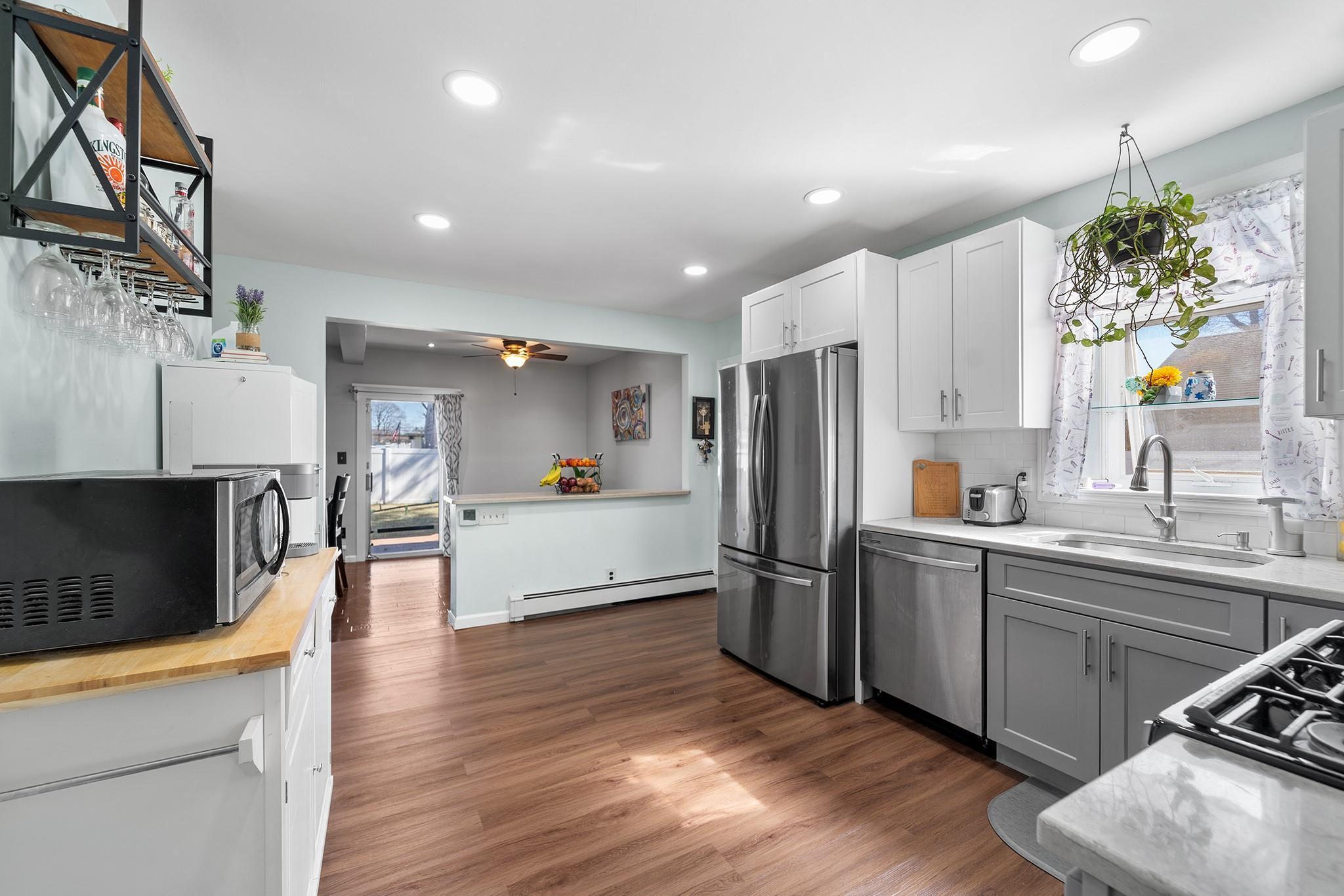 Single Family Westwood  Suffolk County, NY 11729, MLS-834653-8