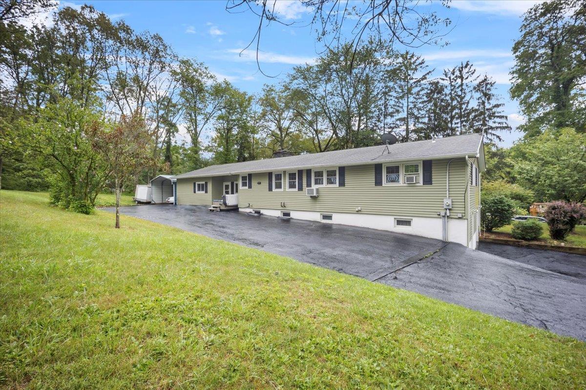 Single Family Hujay  Dutchess County, NY 12590, MLS-834678-20