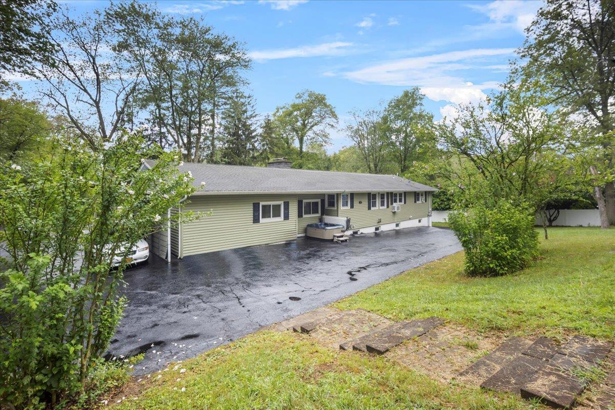 Single Family Hujay  Dutchess County, NY 12590, MLS-834678-21
