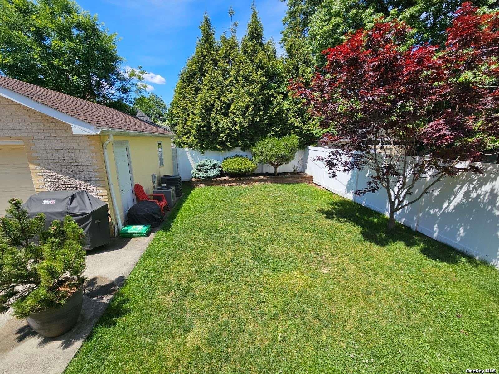 Single Family 261st Street  Queens, NY 11004, MLS-834694-22