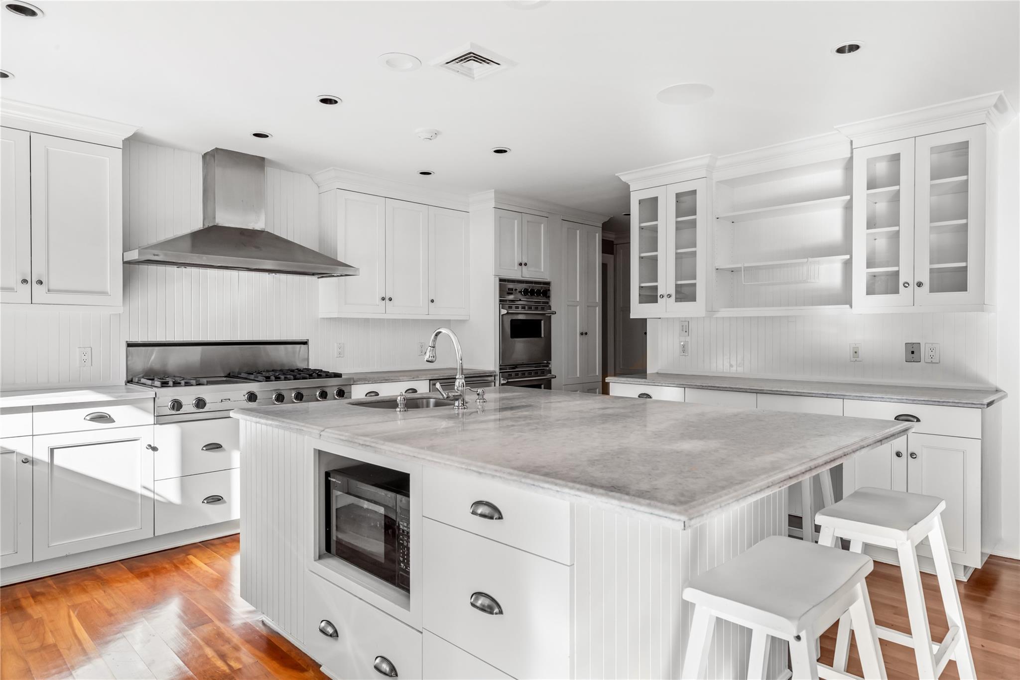 Single Family Old Cedar Swamp  Nassau County, NY 11545, MLS-834701-11