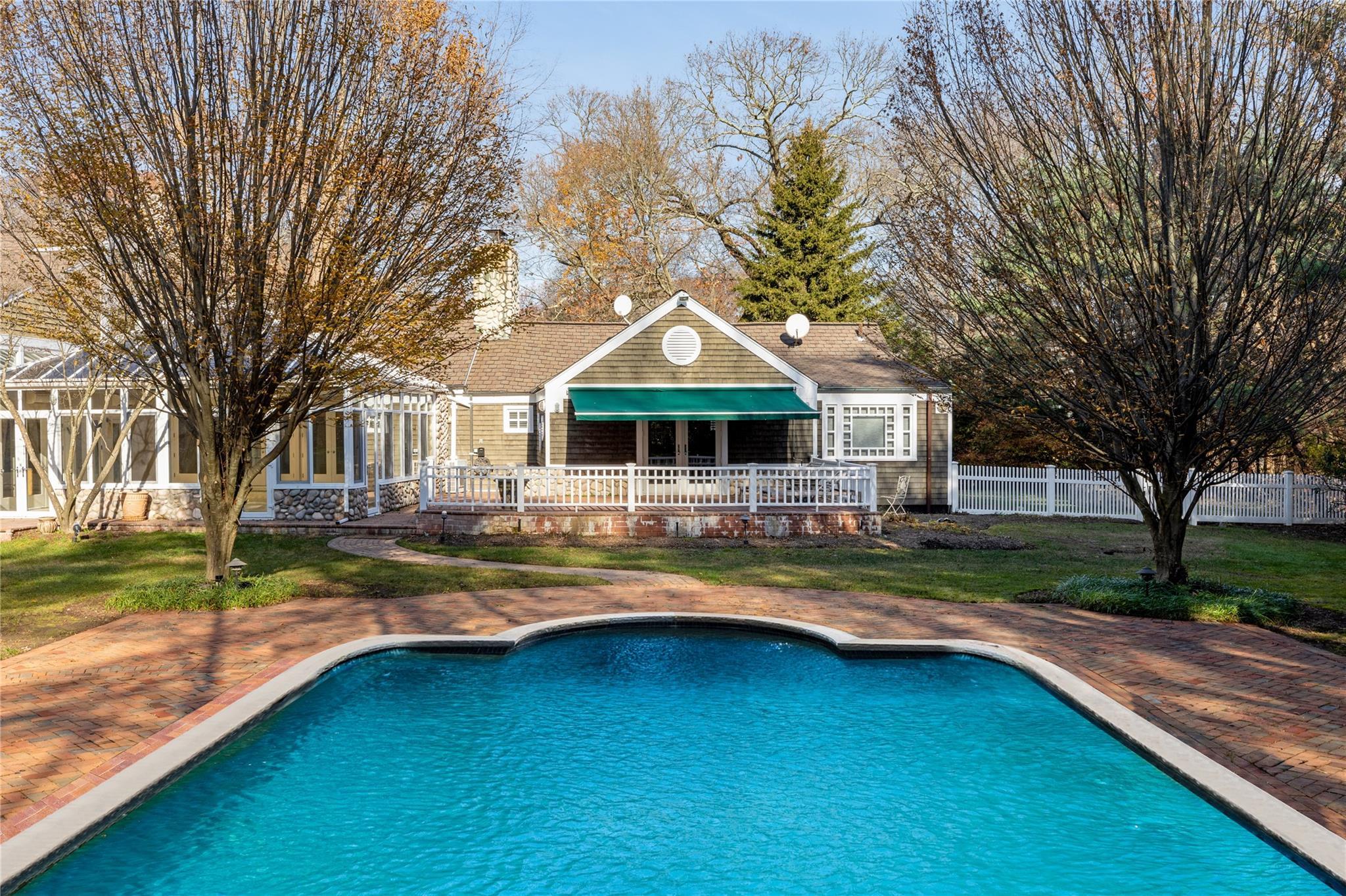 Single Family Old Cedar Swamp  Nassau County, NY 11545, MLS-834701-2