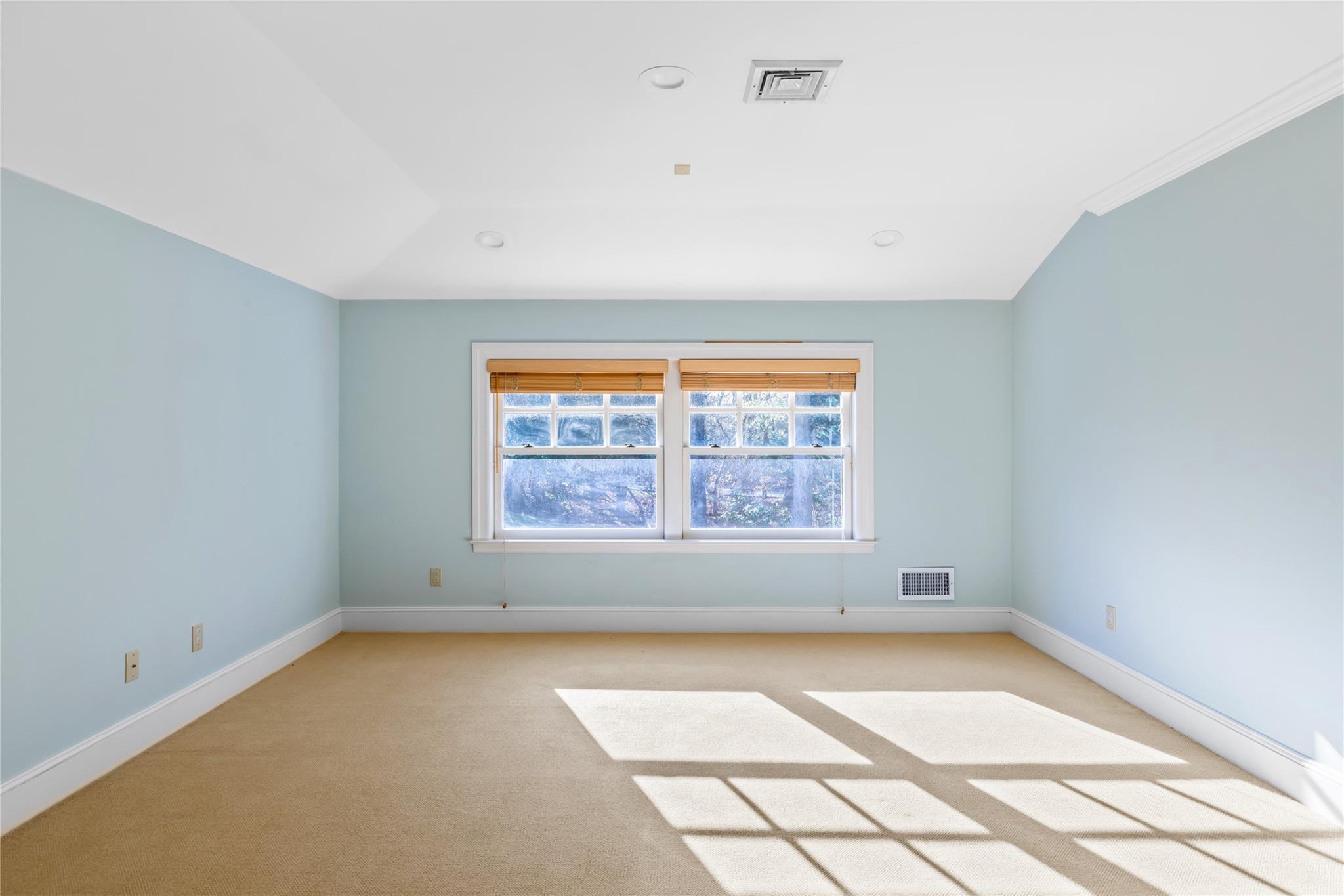 Single Family Old Cedar Swamp  Nassau County, NY 11545, MLS-834701-23